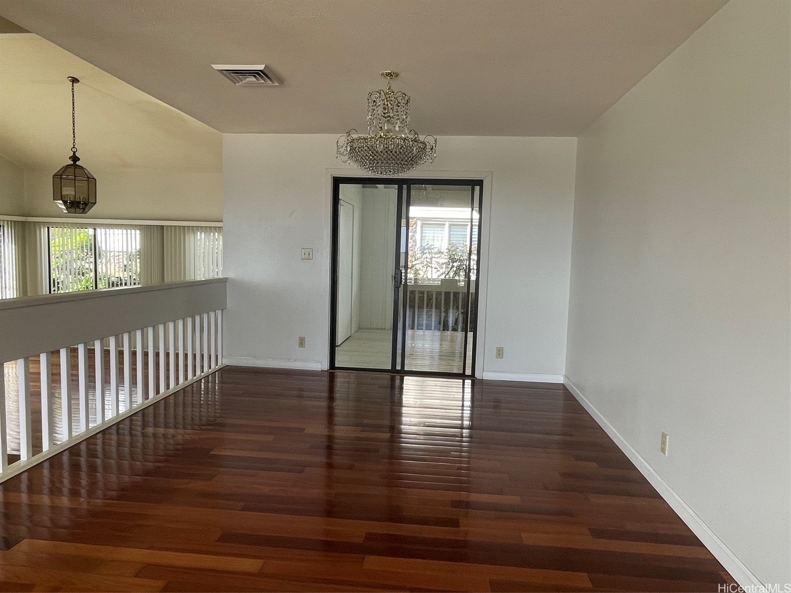 1499 Alencastre Street Property Photo 6