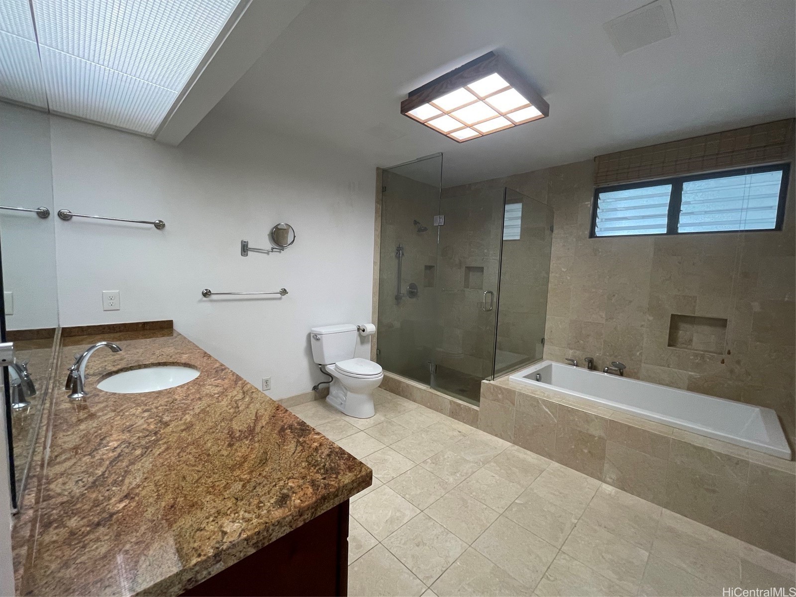 1499 Alencastre Street Property Photo 7