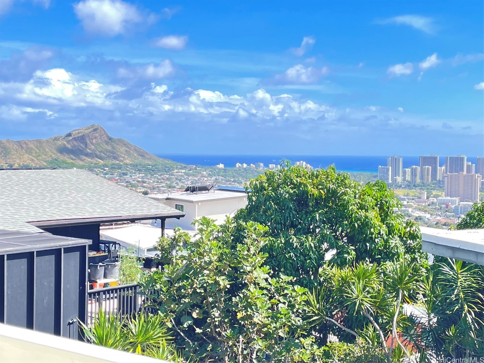 1499 Alencastre Street Property Photo 8