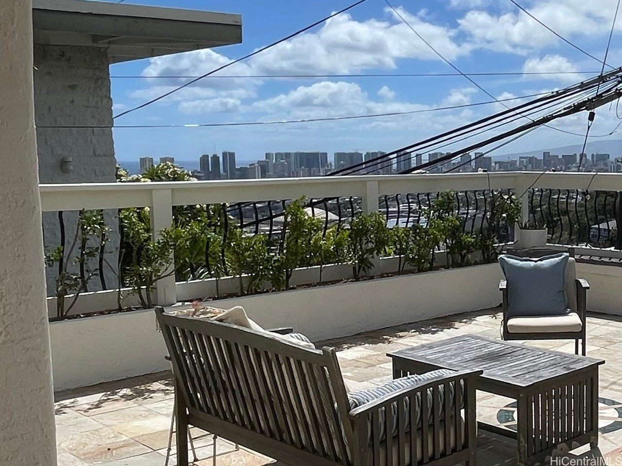 1499 Alencastre Street Property Photo 13