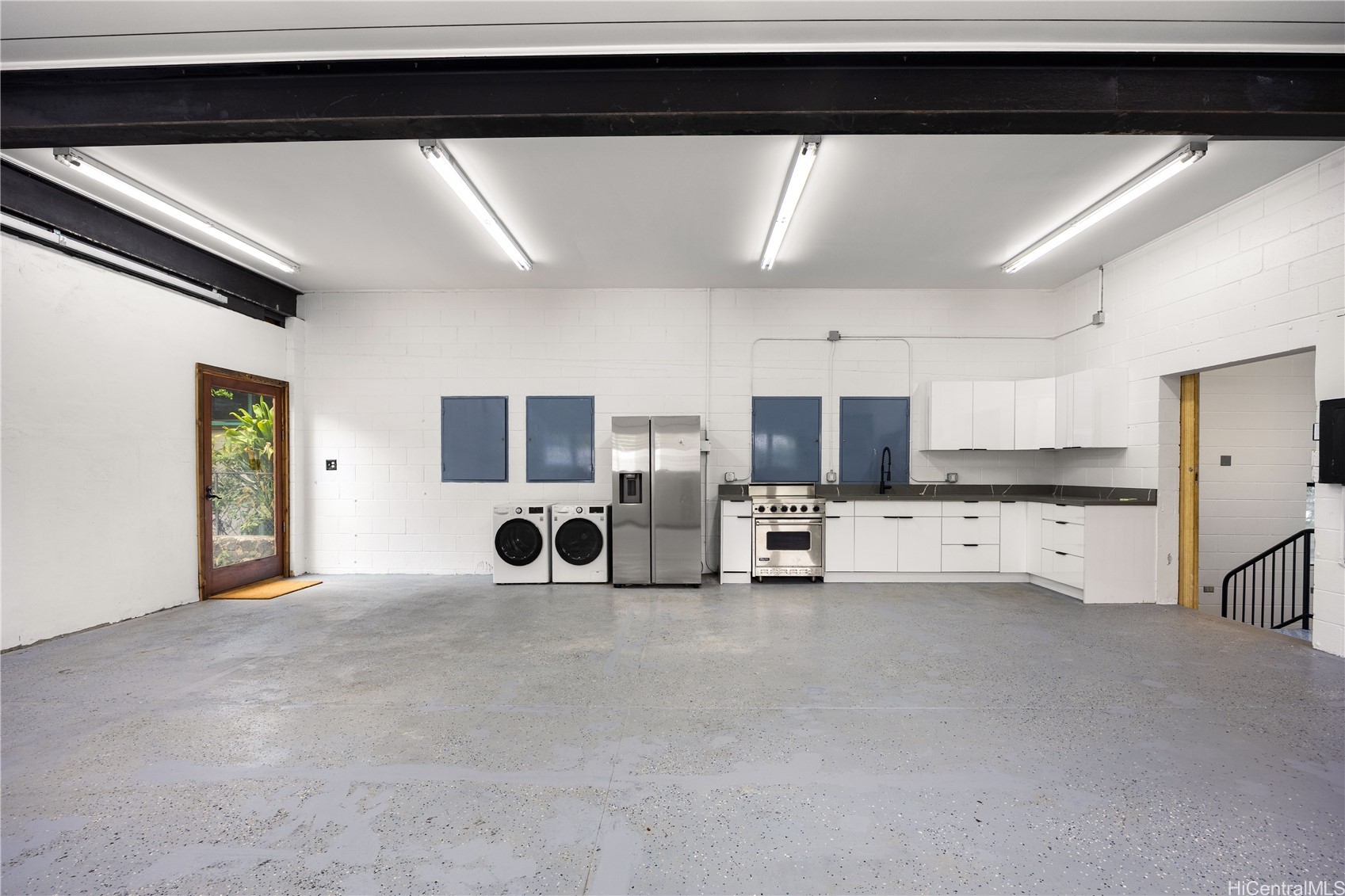 2308 Kalihi Street E Property Photo 6