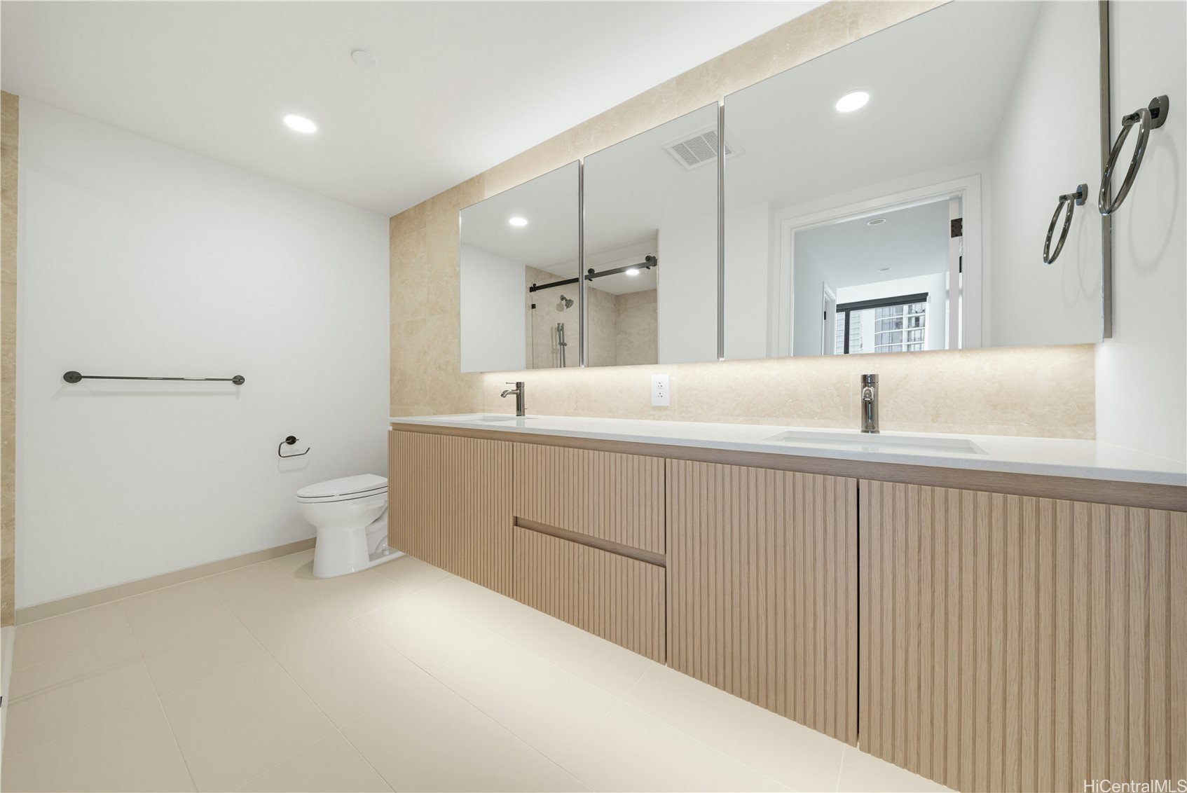 333 Ward Avenue 1104 Property Photo 8