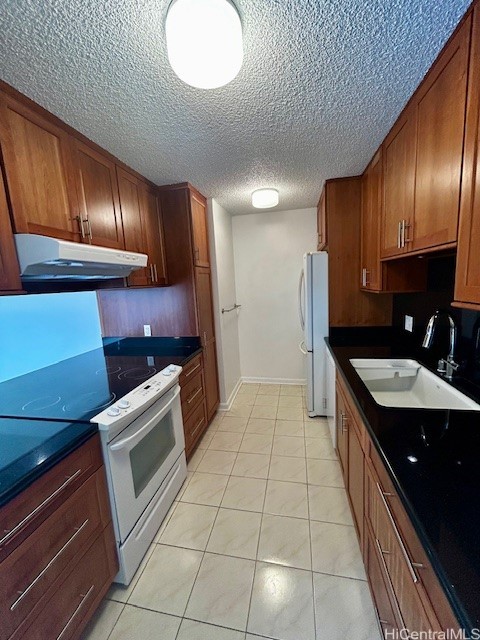 2600 Pualani Way 105 Property Photo 3