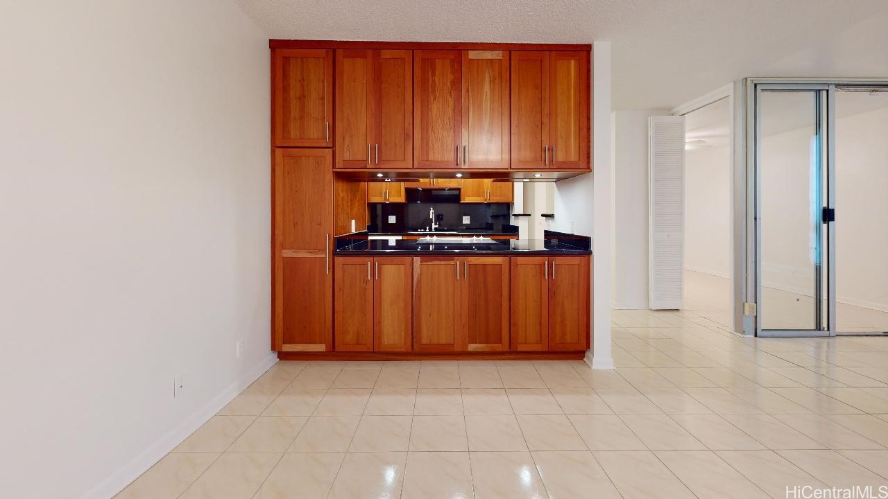 2600 Pualani Way 105 Property Photo 5