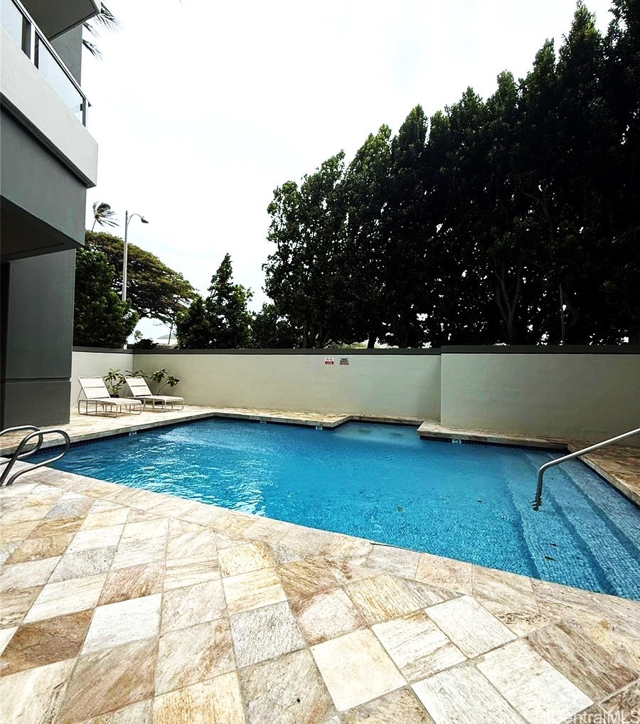 2600 Pualani Way 105 Property Photo 17