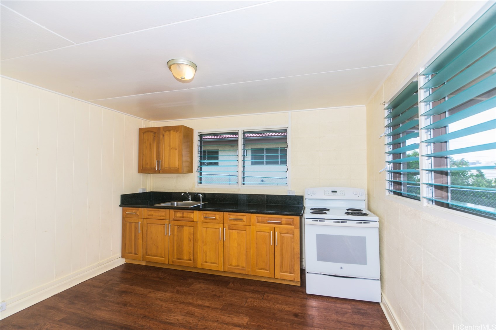 1112 4th Avenue Property Photo 6