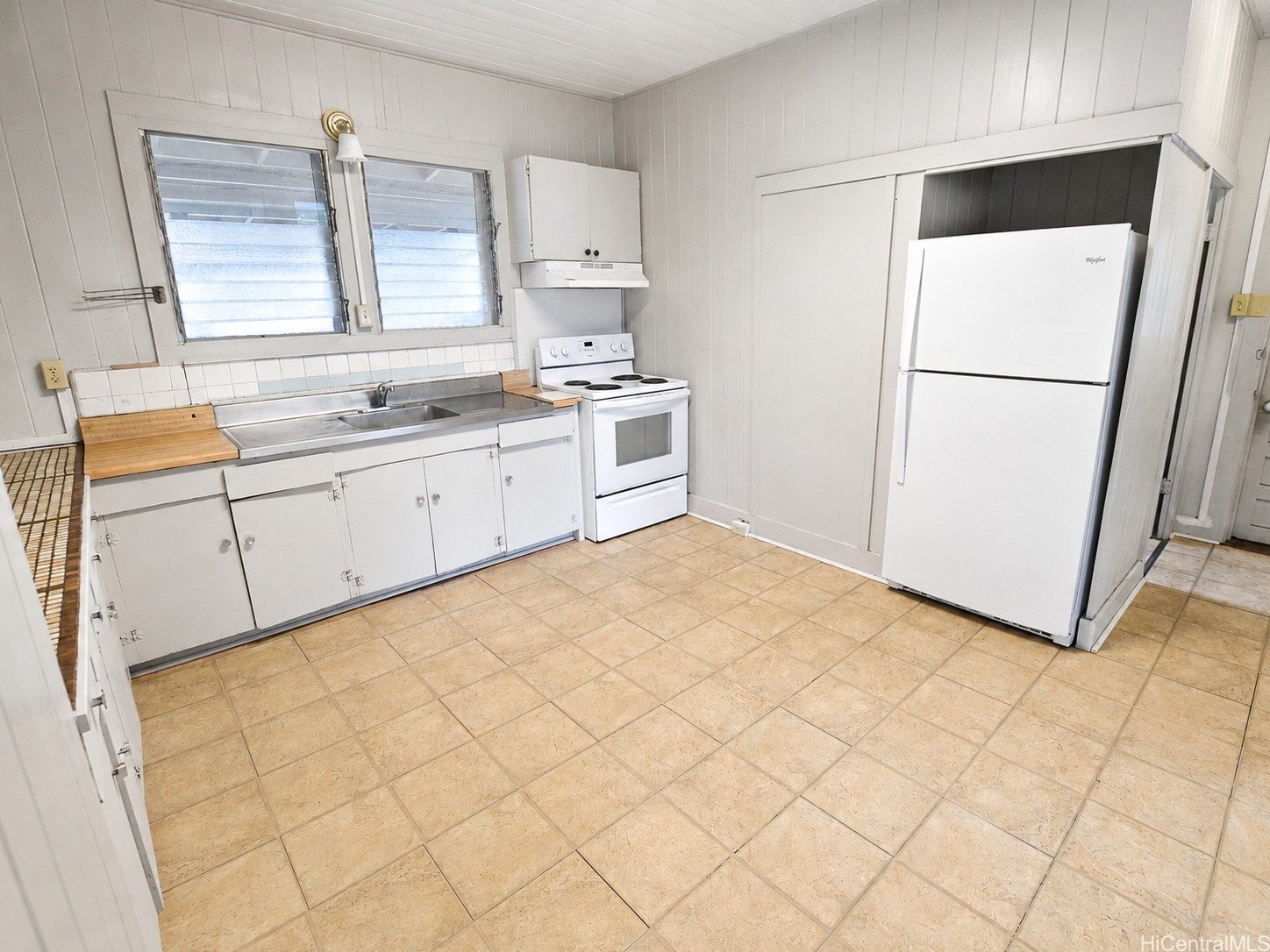 937 A Road Property Photo 4