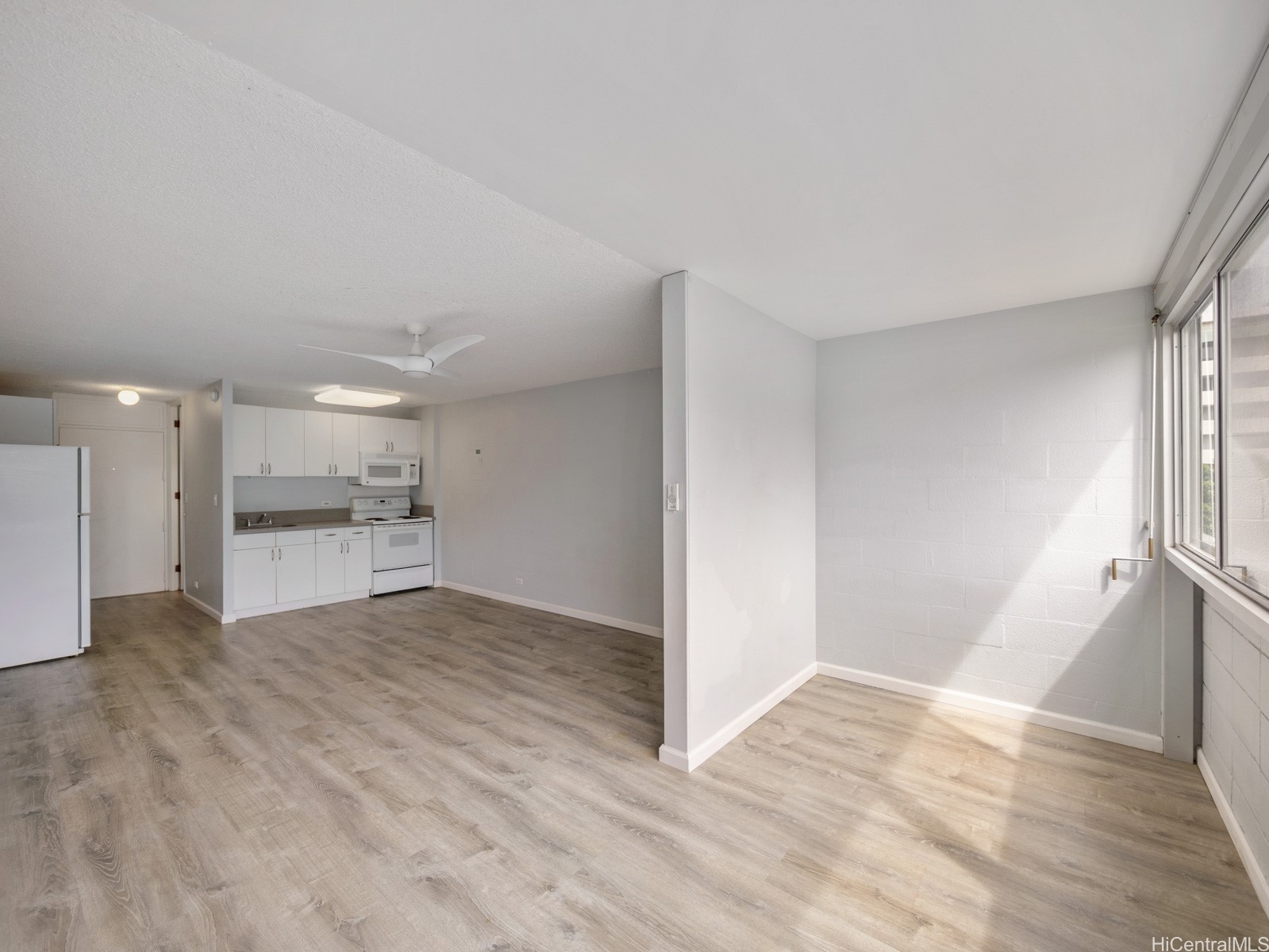 1718 Anapuni Street 303 Property Photo 1