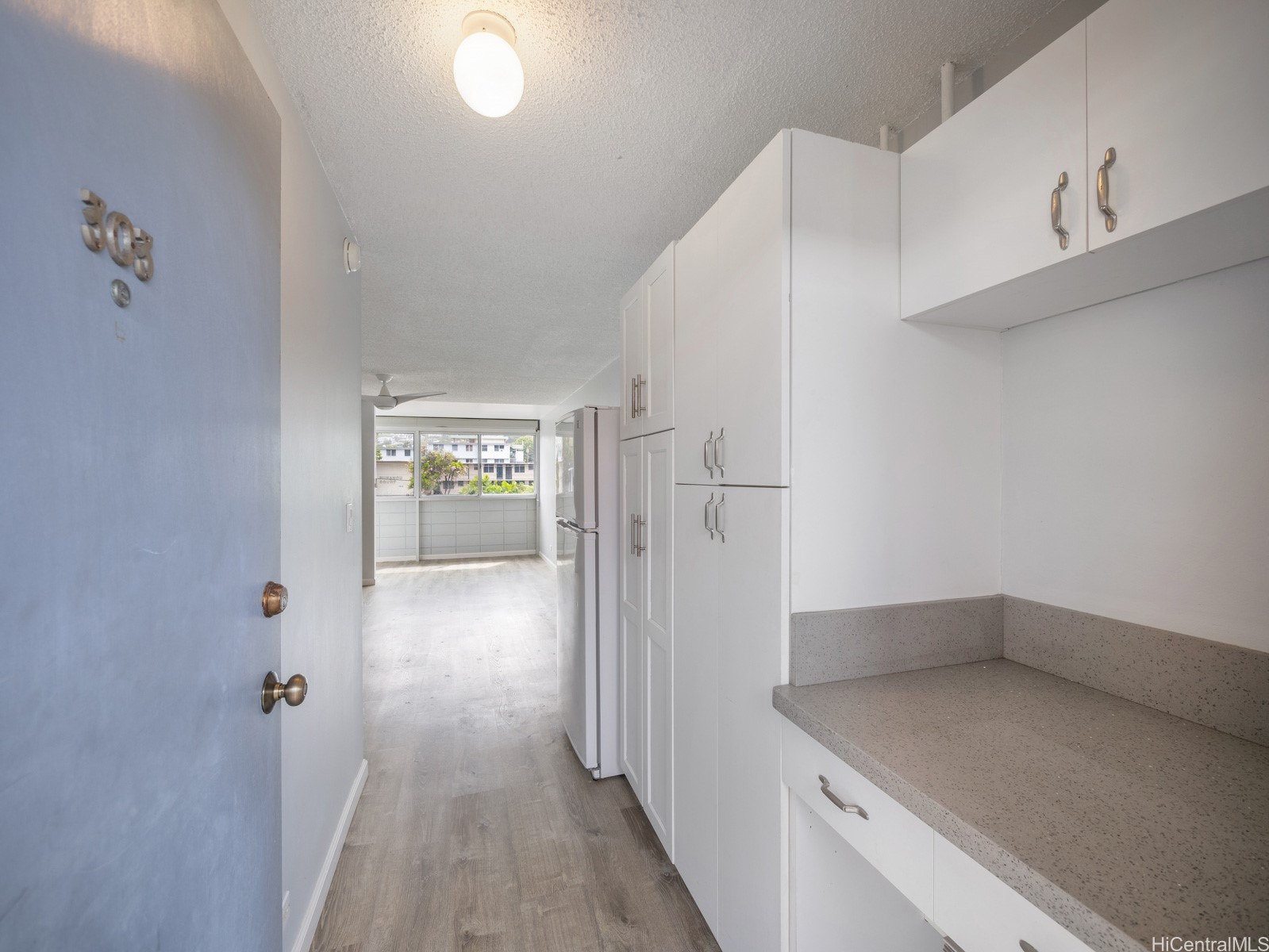 1718 Anapuni Street 303 Property Photo 6