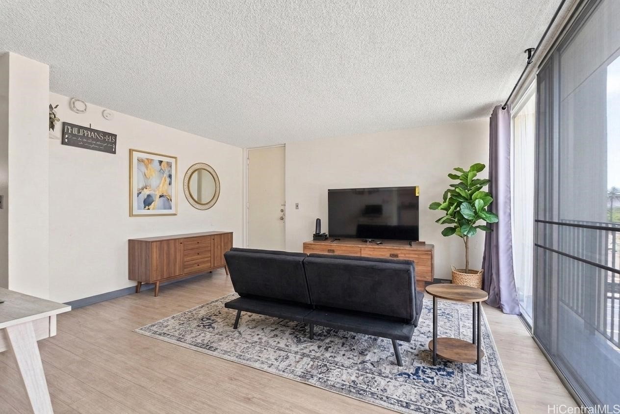 620 Mccully Street 308 Property Photo 1