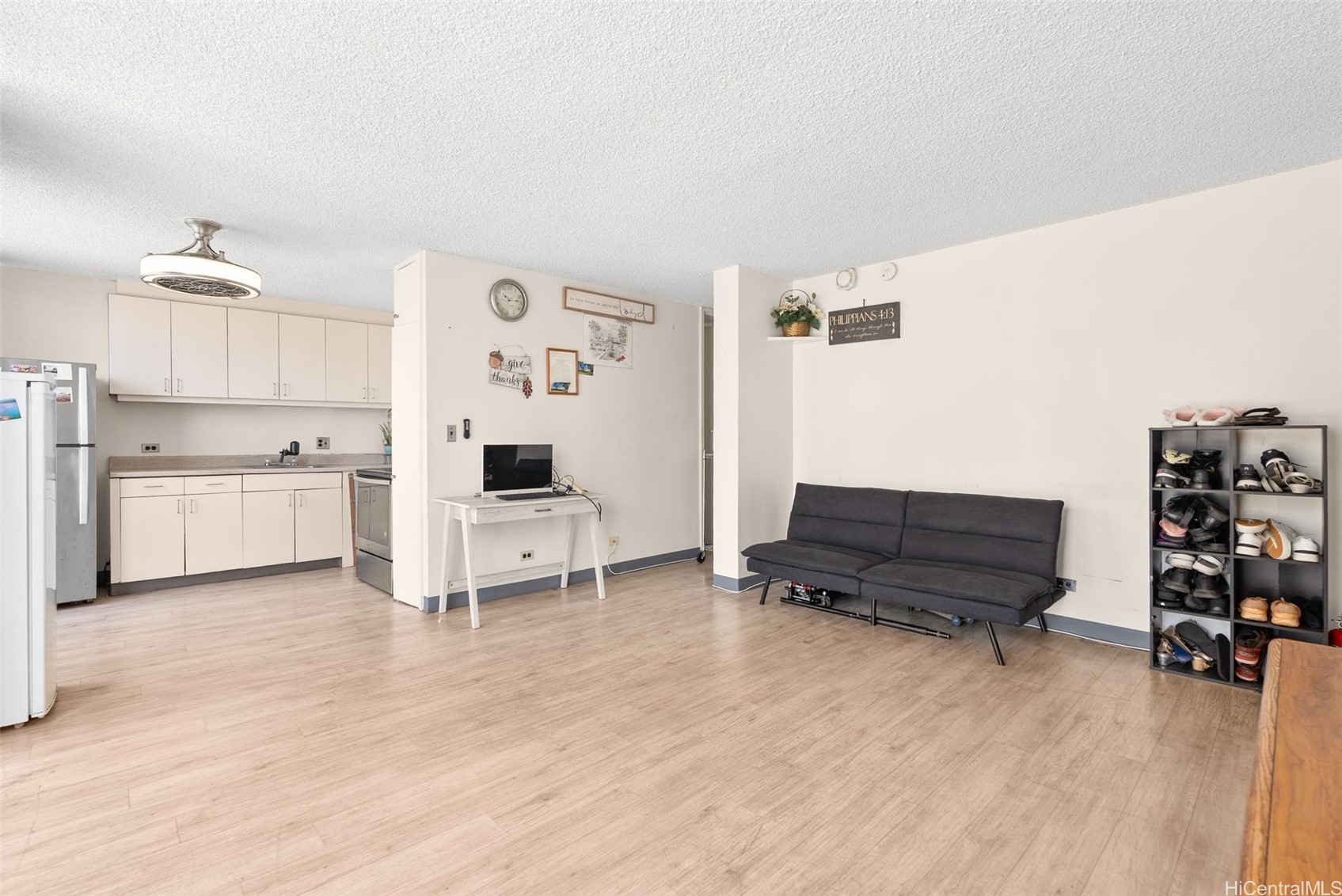 620 Mccully Street 308 Property Photo 3