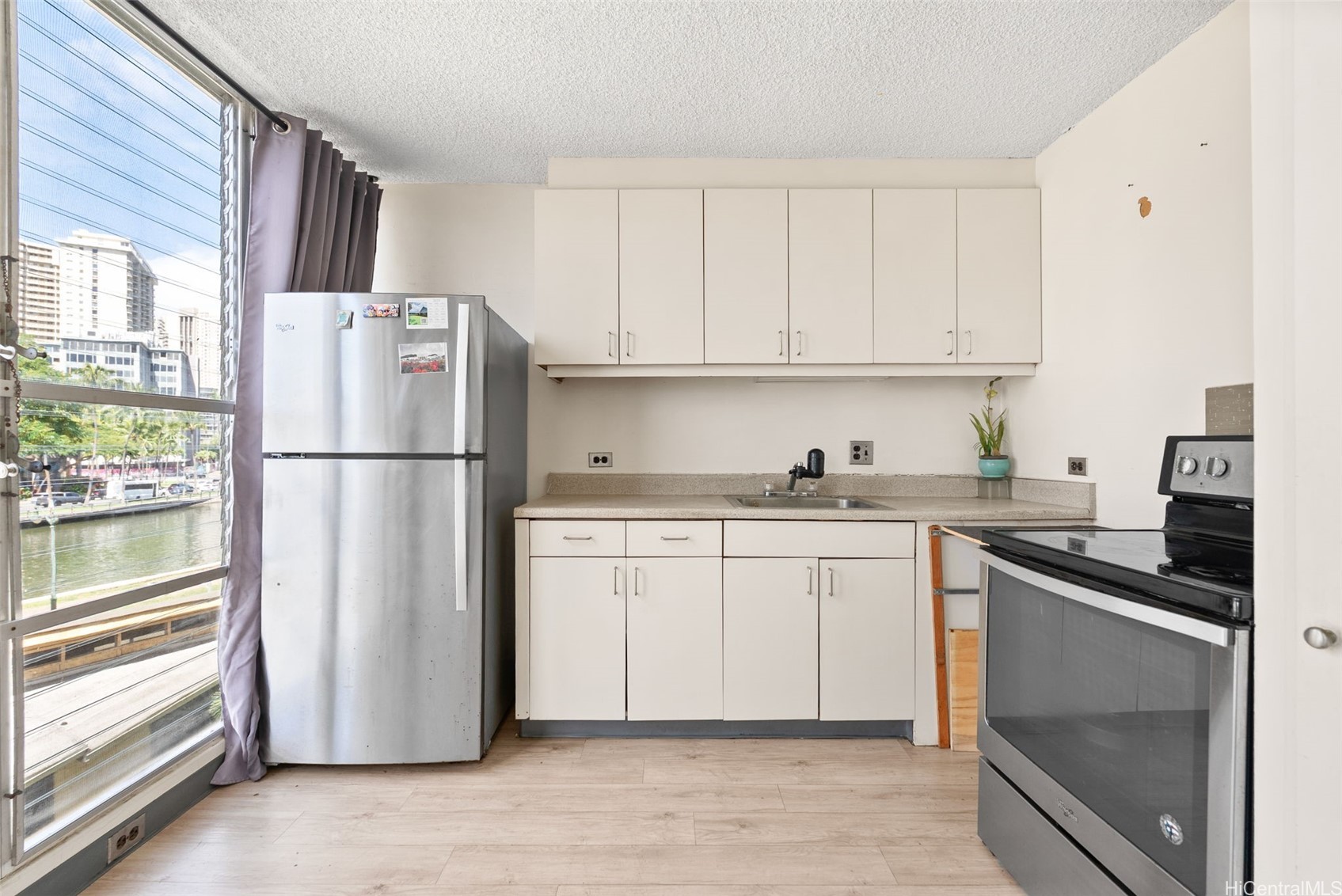 620 Mccully Street 308 Property Photo 7