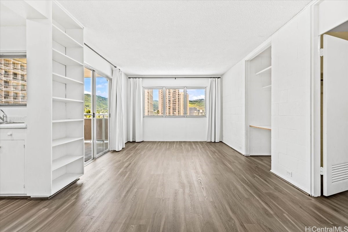 509 University Avenue 607 Property Photo 13
