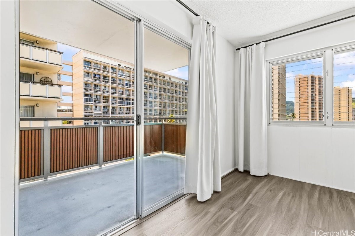 509 University Avenue 607 Property Photo 17