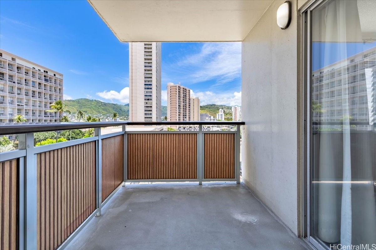 509 University Avenue 607 Property Photo 18