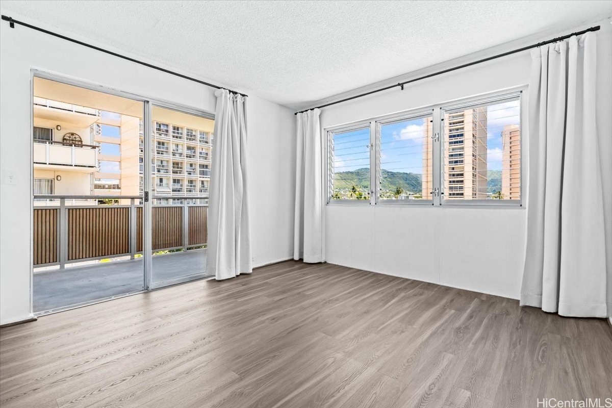 509 University Avenue 607 Property Photo 19