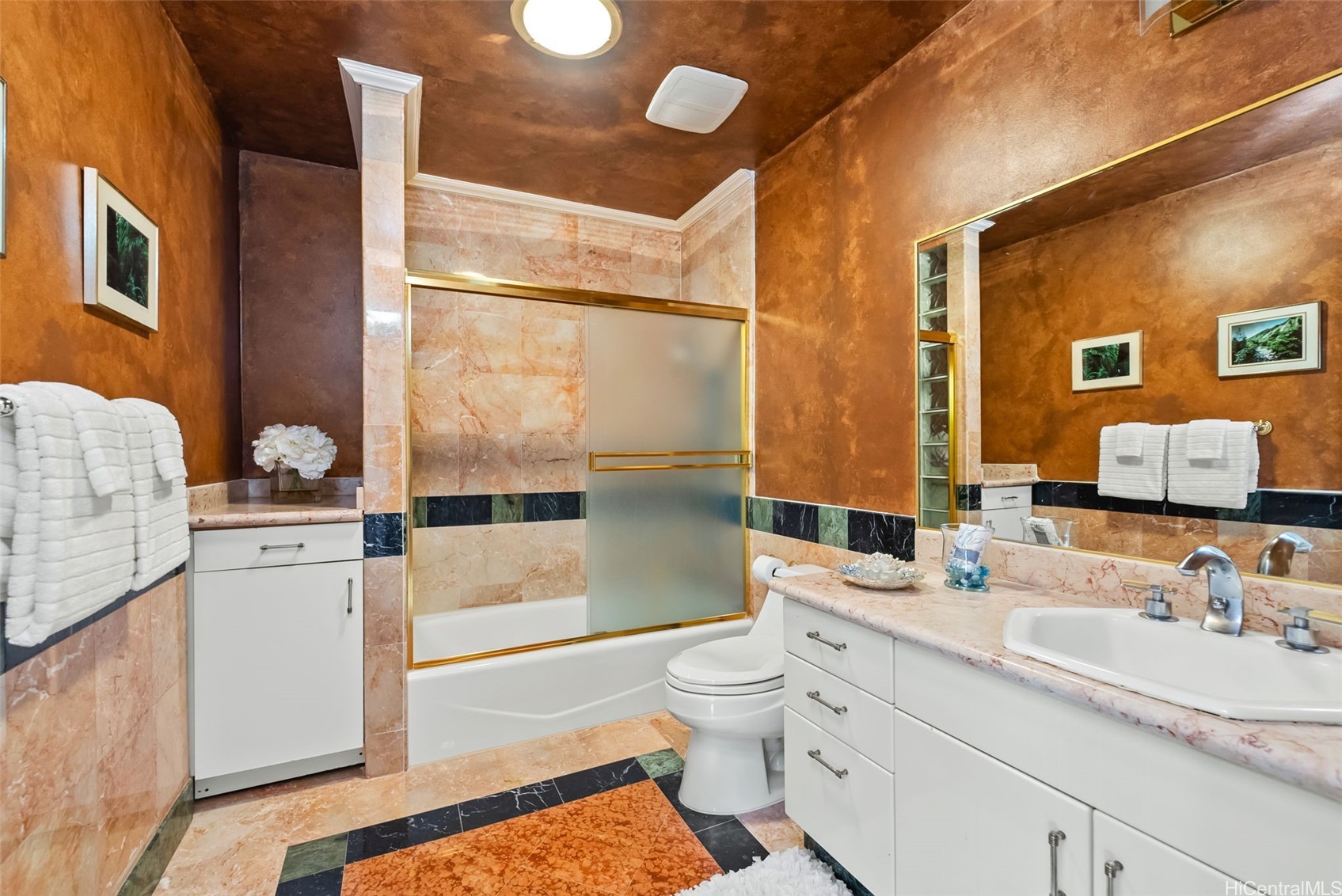 4327 Kilauea Avenue Property Photo 17