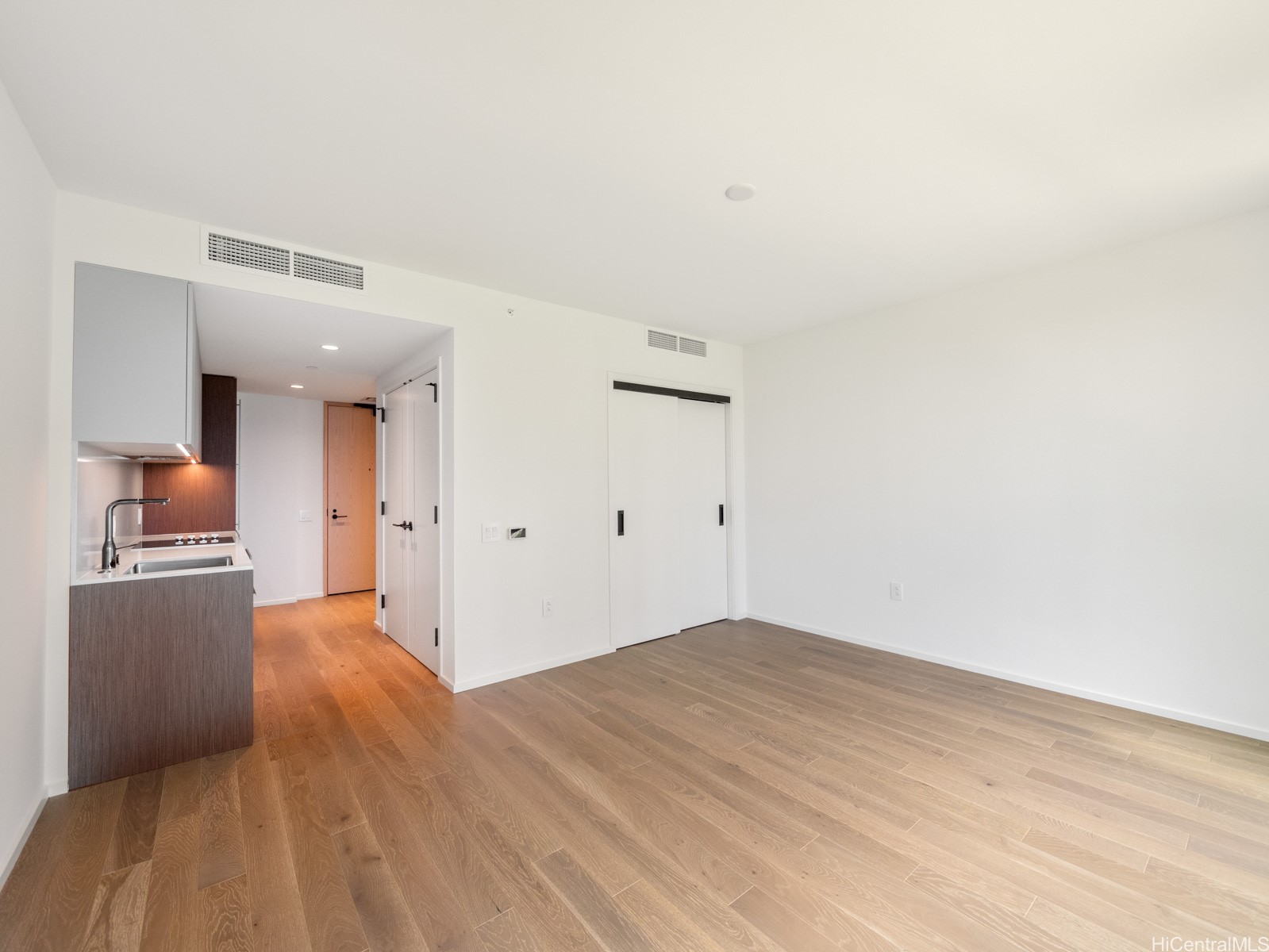 333 Ward Avenue 420 Property Photo 8