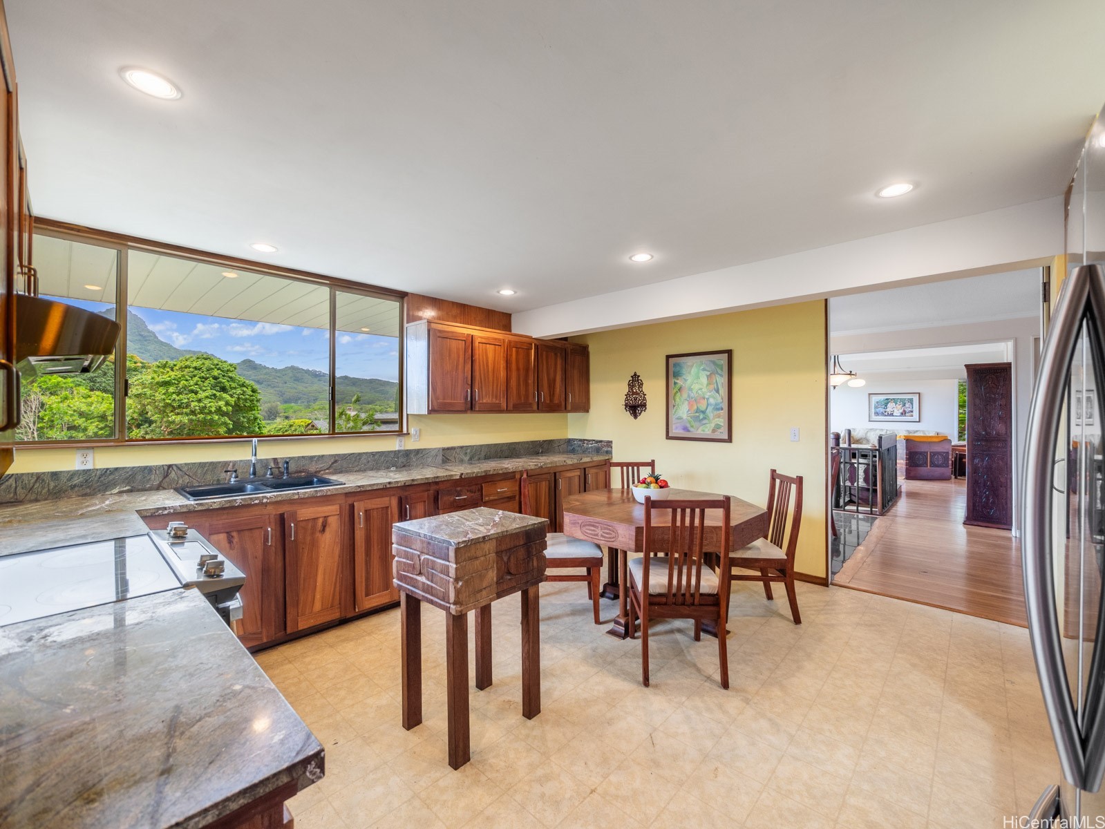1350 Lopaka Place Property Photo 4