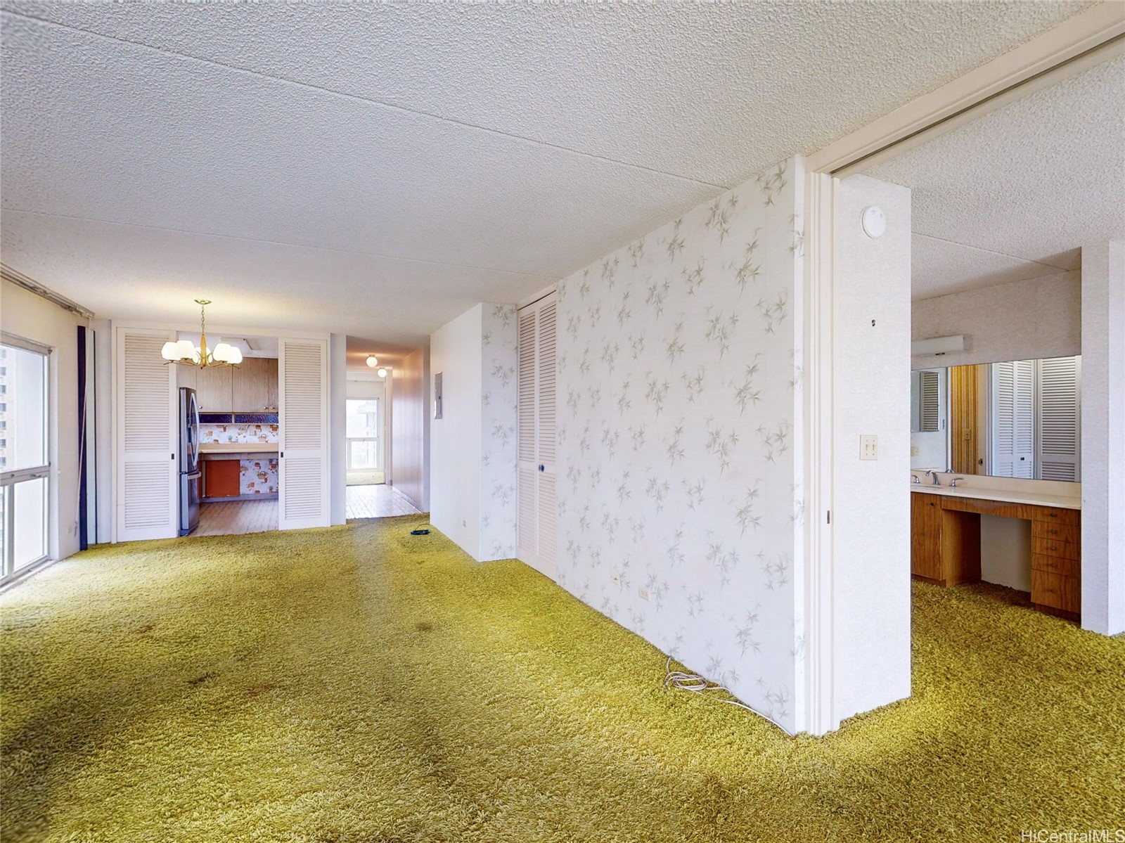 469 Ena Road 2301 Property Photo 4