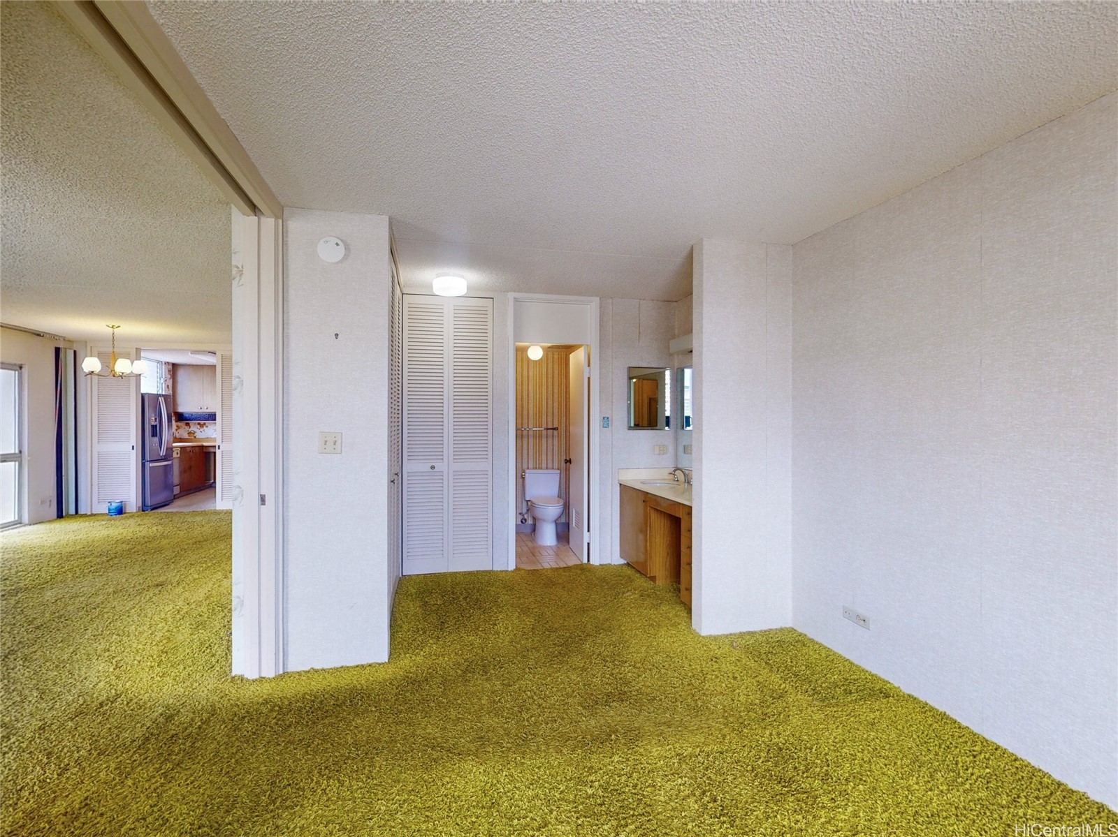 469 Ena Road 2301 Property Photo 6