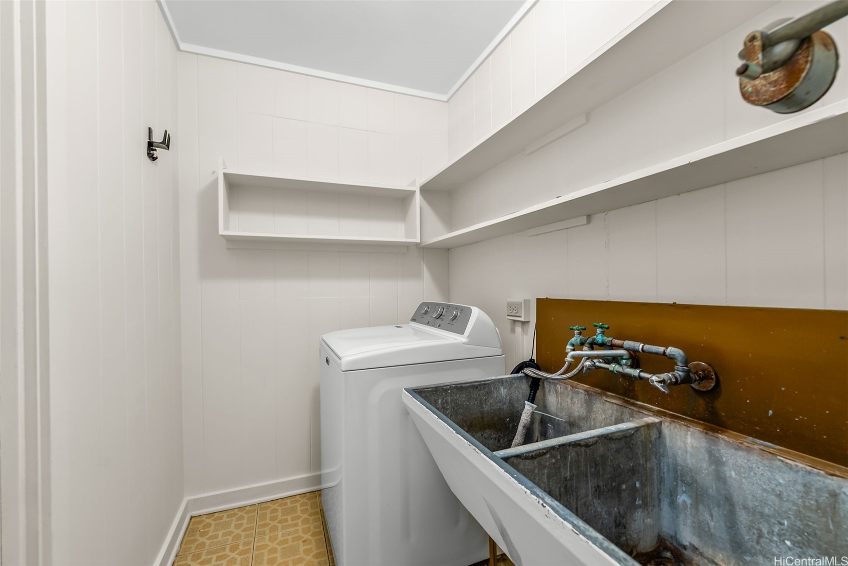 1568 Halekoa Drive Property Photo 19