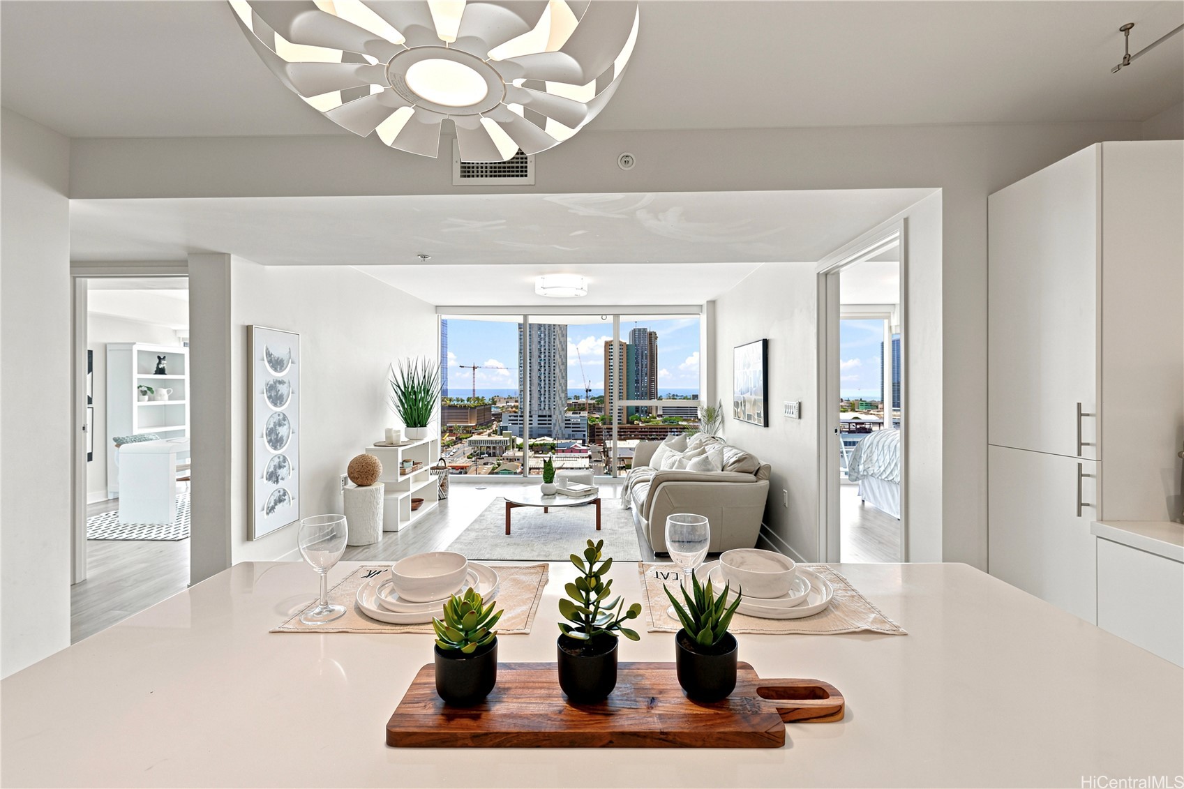 888 Kapiolani Boulevard 1706 Property Photo 5