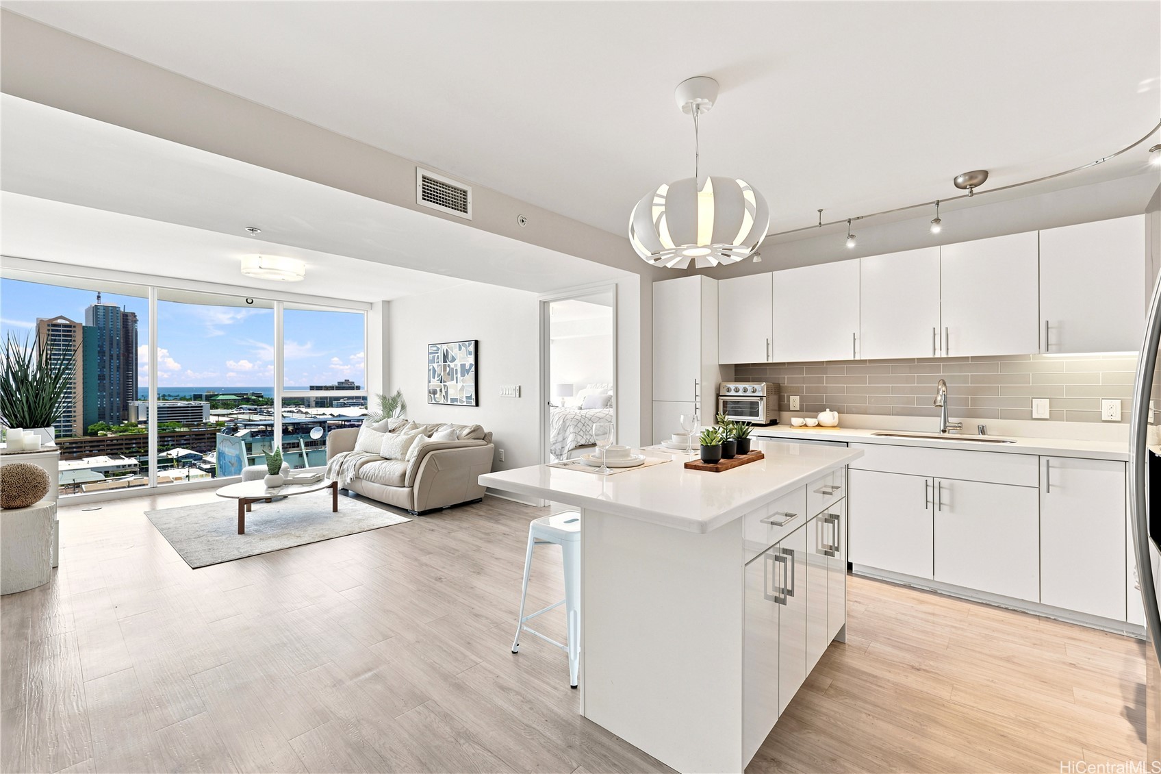 888 Kapiolani Boulevard 1706 Property Photo 6