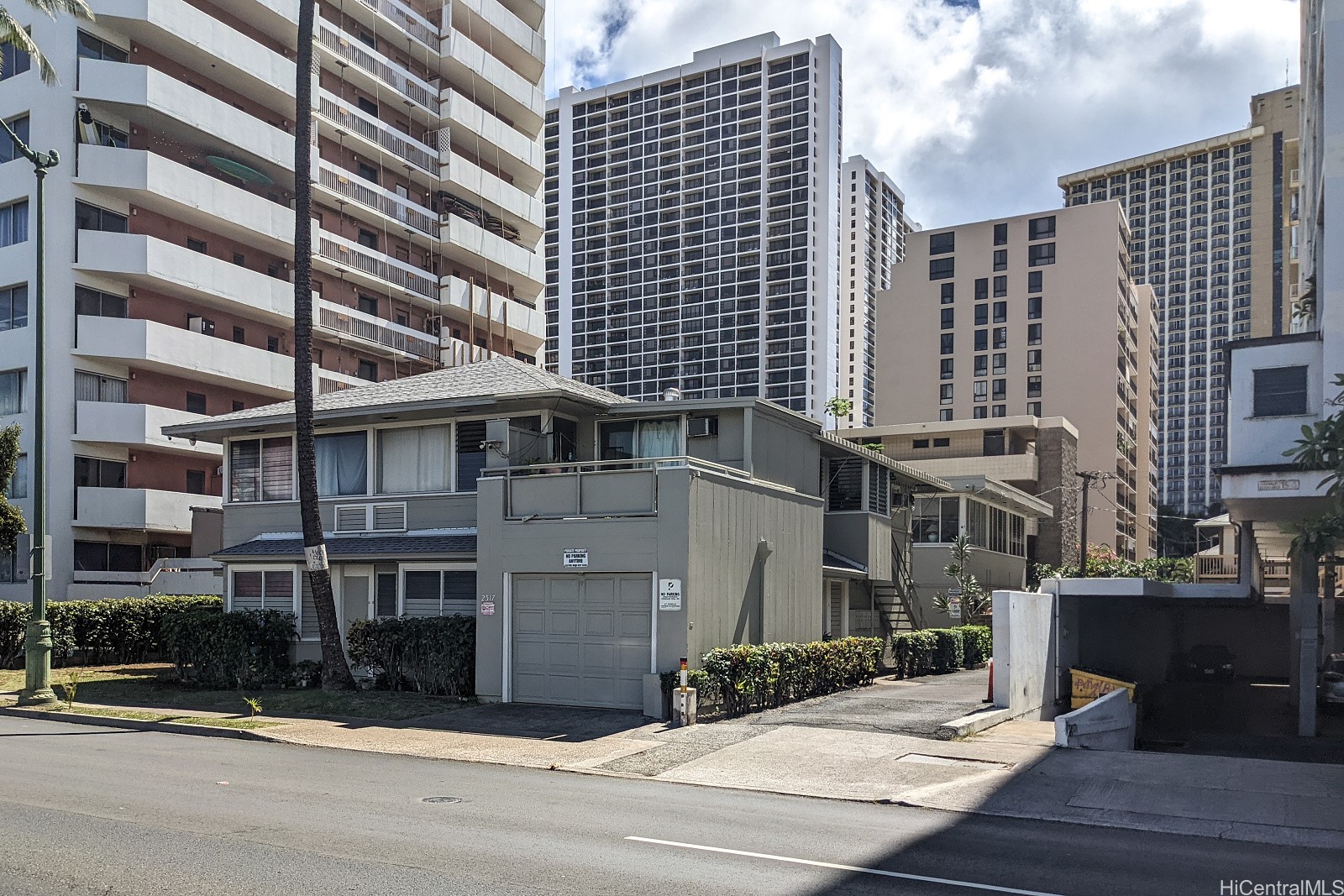 2517 Ala Wai Boulevard Property Photo 4