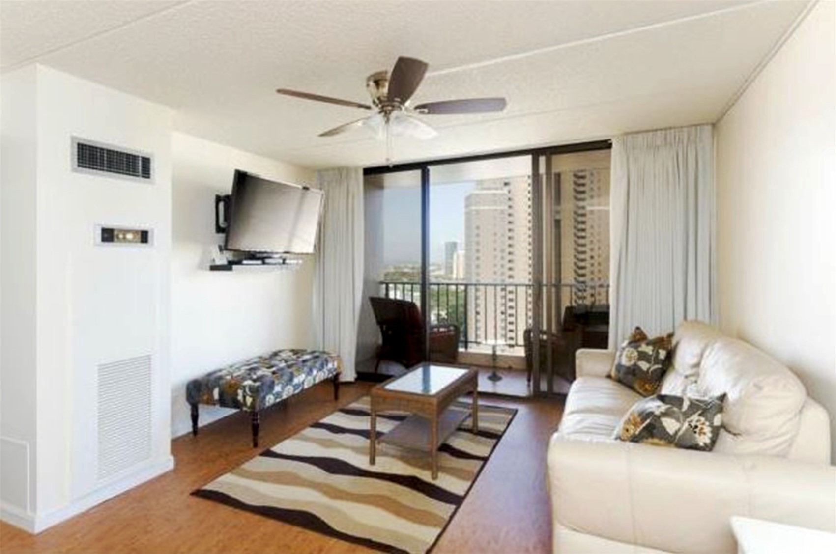 411 Hobron Lane 2814 Property Photo 4