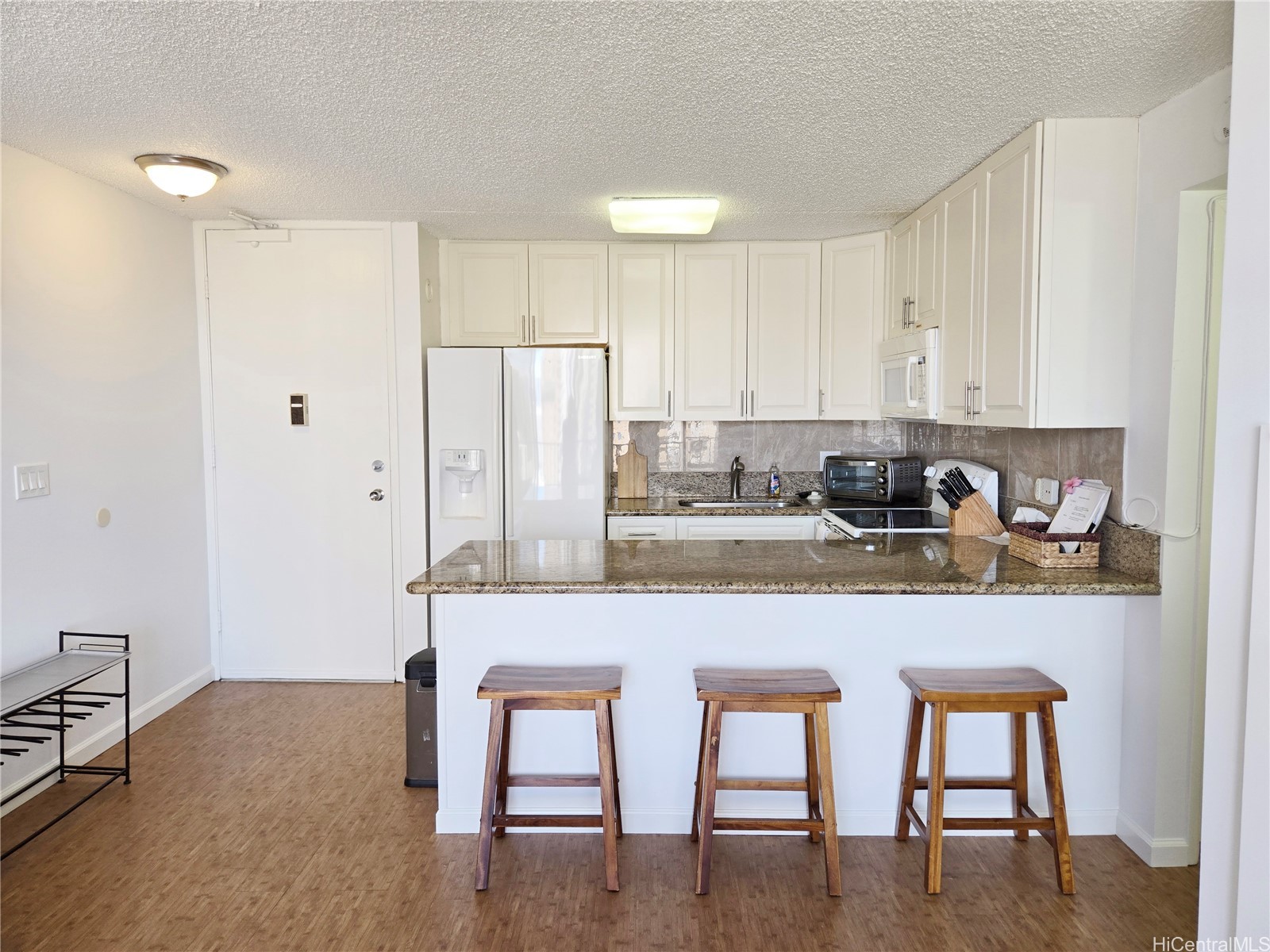 411 Hobron Lane 2814 Property Photo 6
