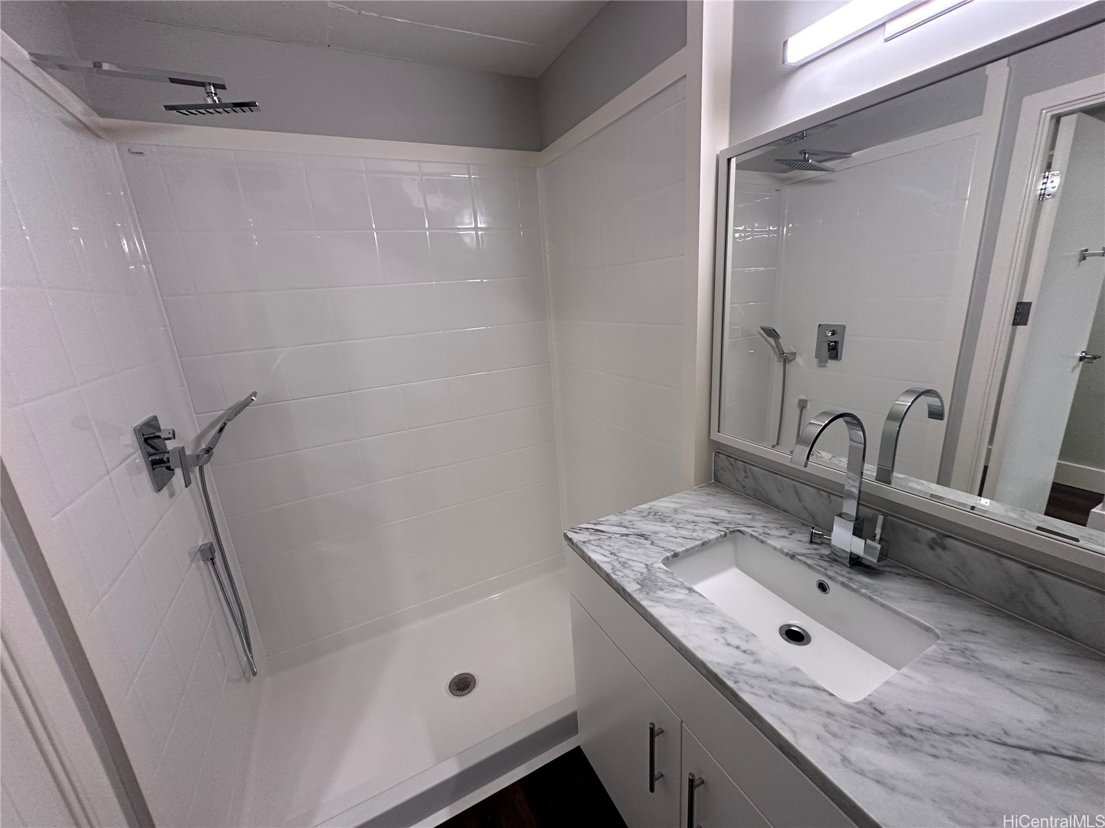 803 Waimanu Street 407 Property Photo 6