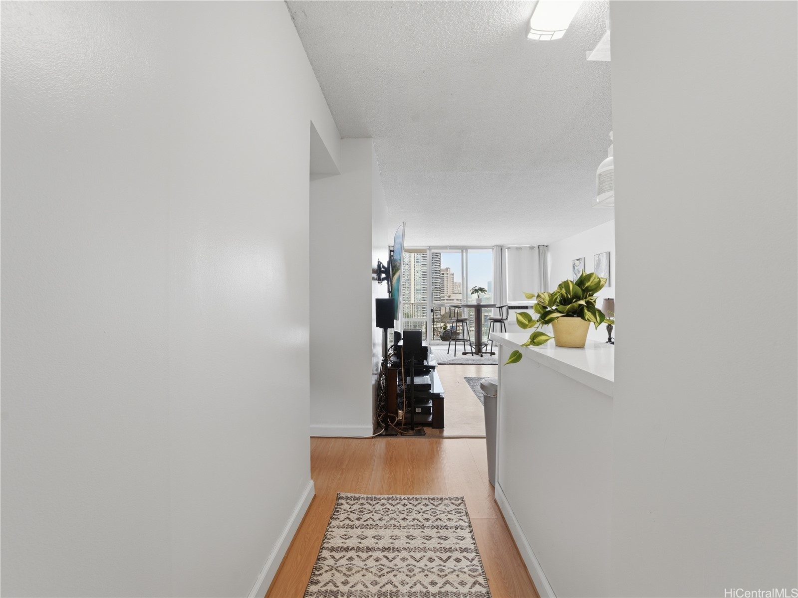 2474 Kapiolani Boulevard 1002 Property Photo 2