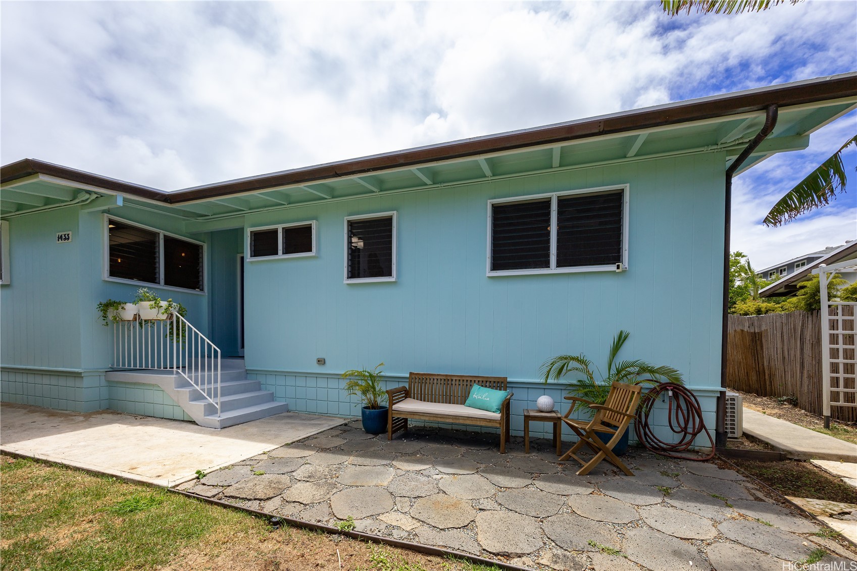 1433 Mapuana Place Property Photo 3