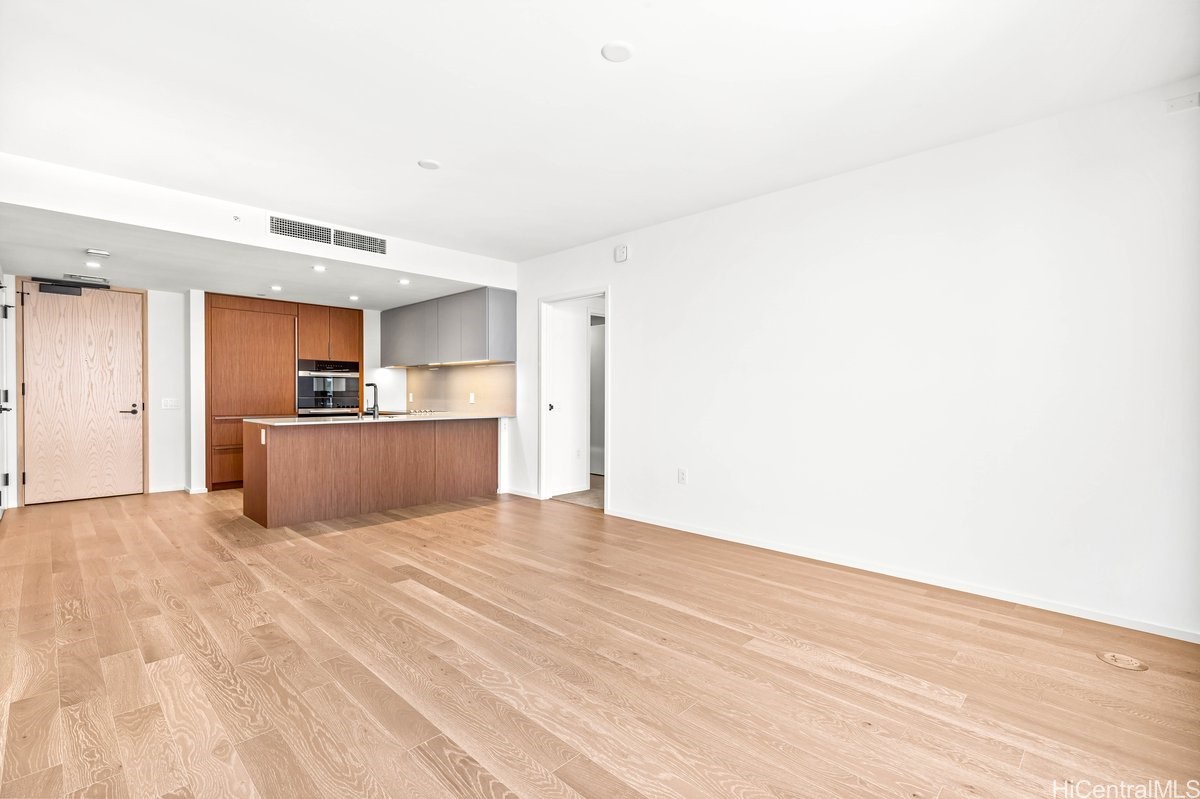 333 Ward Avenue 1402 Property Photo 6