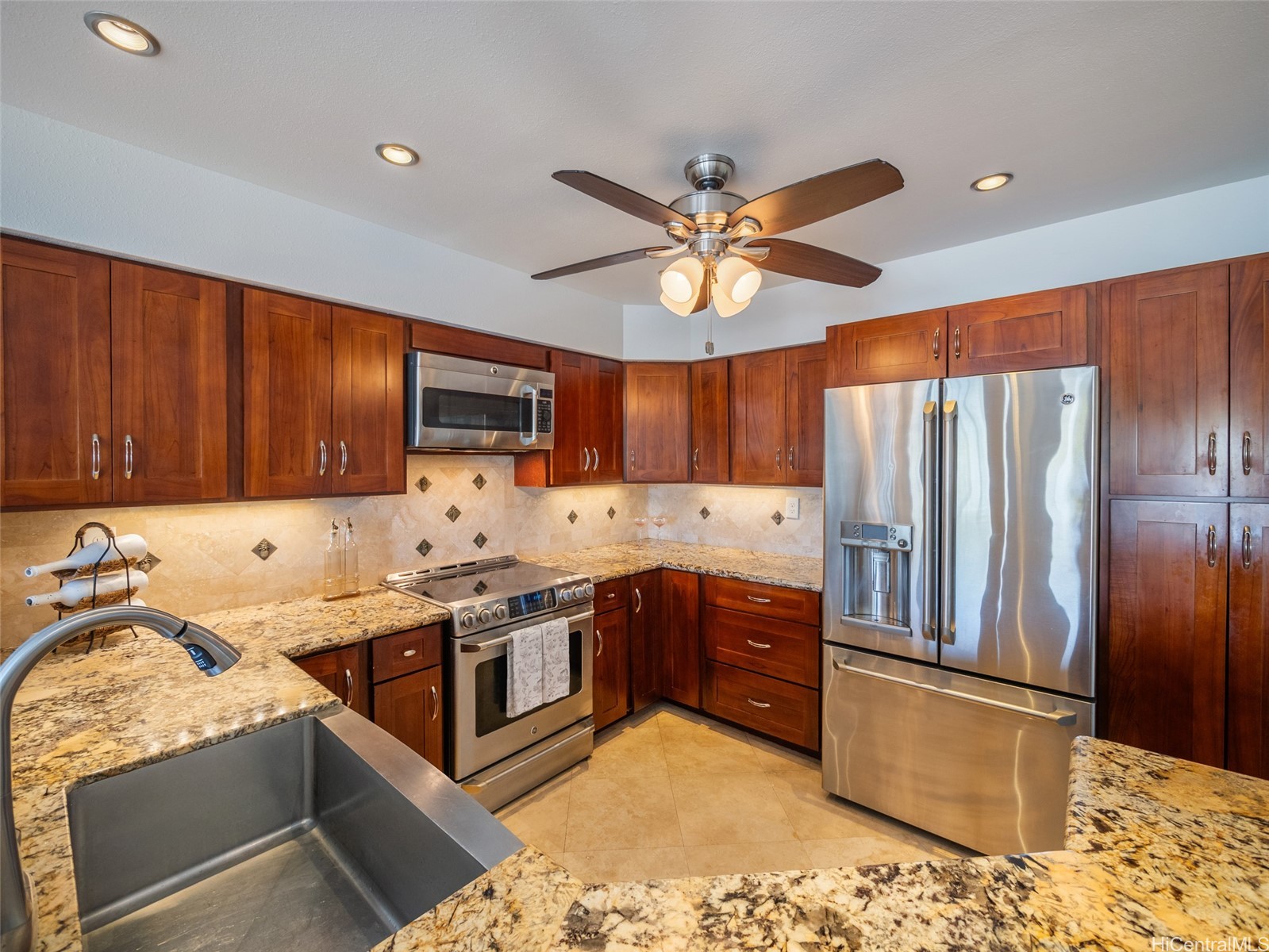 7007 Hawaii Kai Drive C23 Property Photo 4