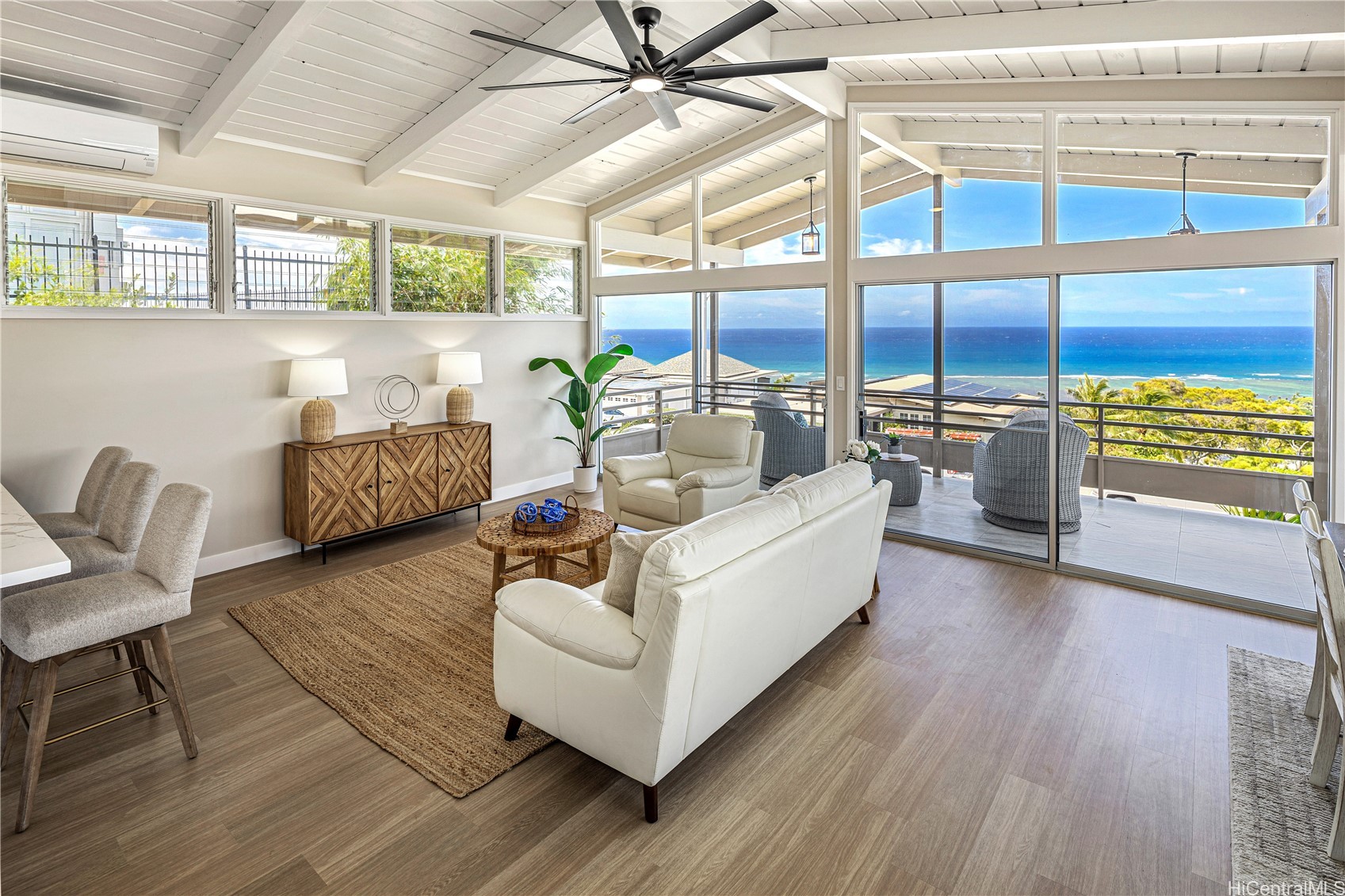 1541 Laukahi Street Property Photo 3