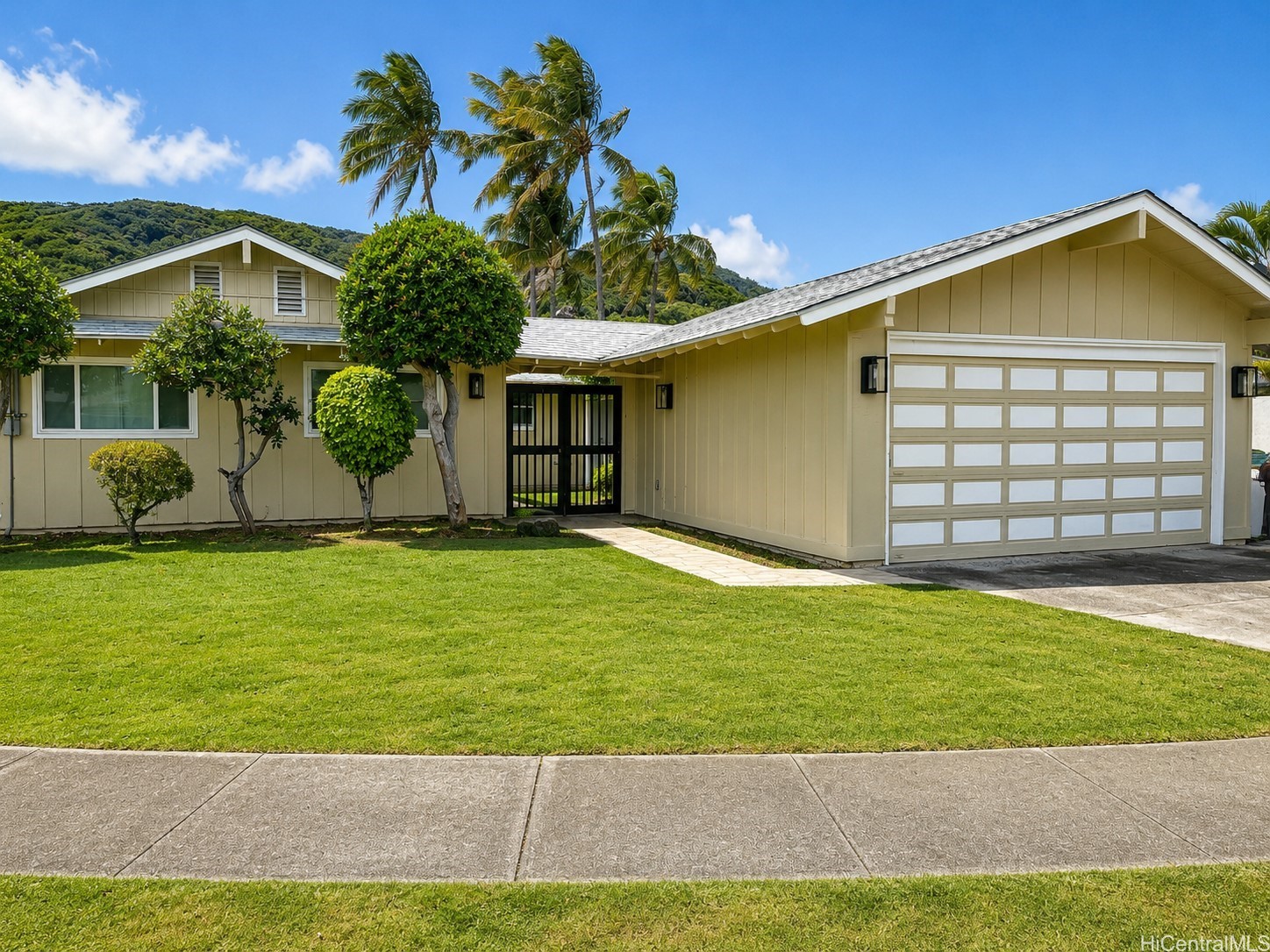 552 Kumukahi Place Property Photo 1