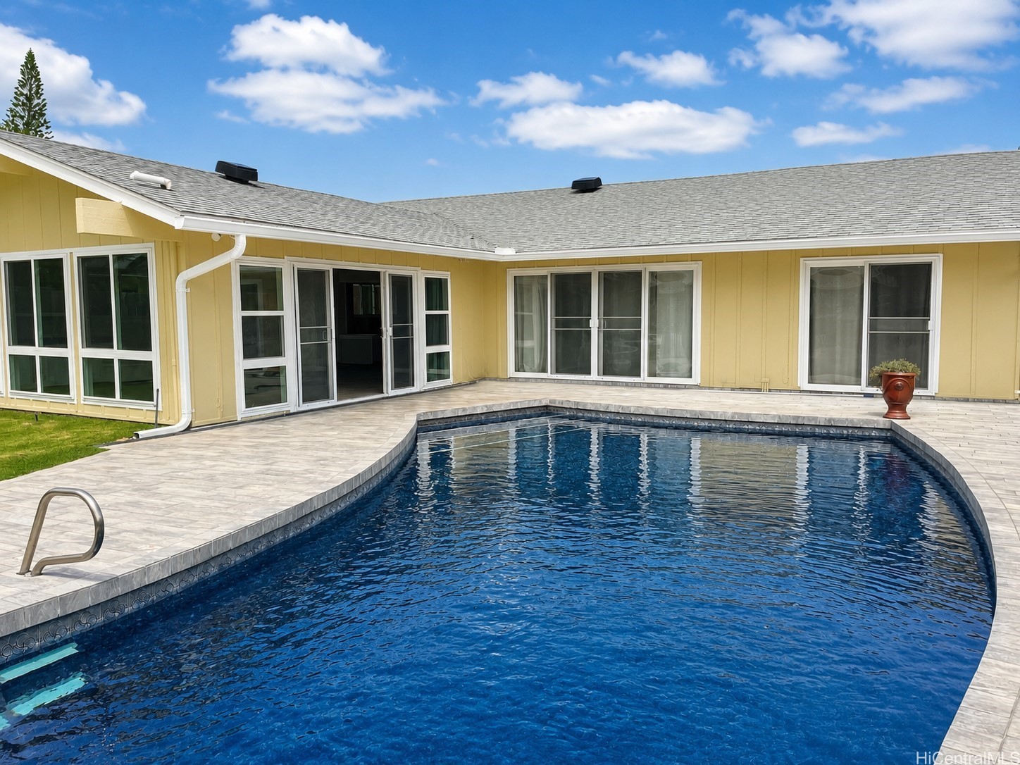 552 Kumukahi Place Property Photo 6