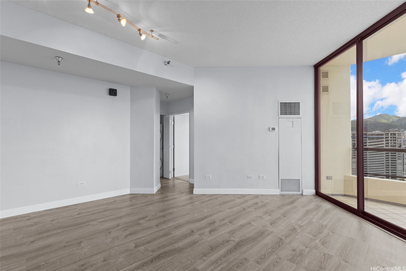 725 Kapiolani Boulevard 2306 Property Photo 6