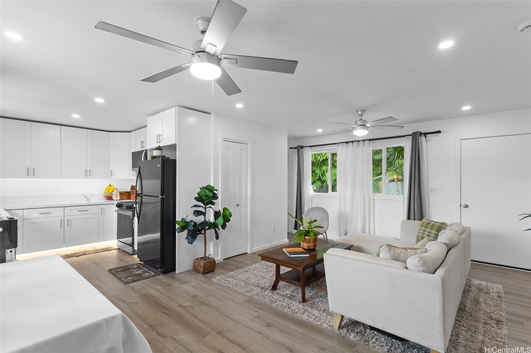1436 Hele Street Property Photo 4