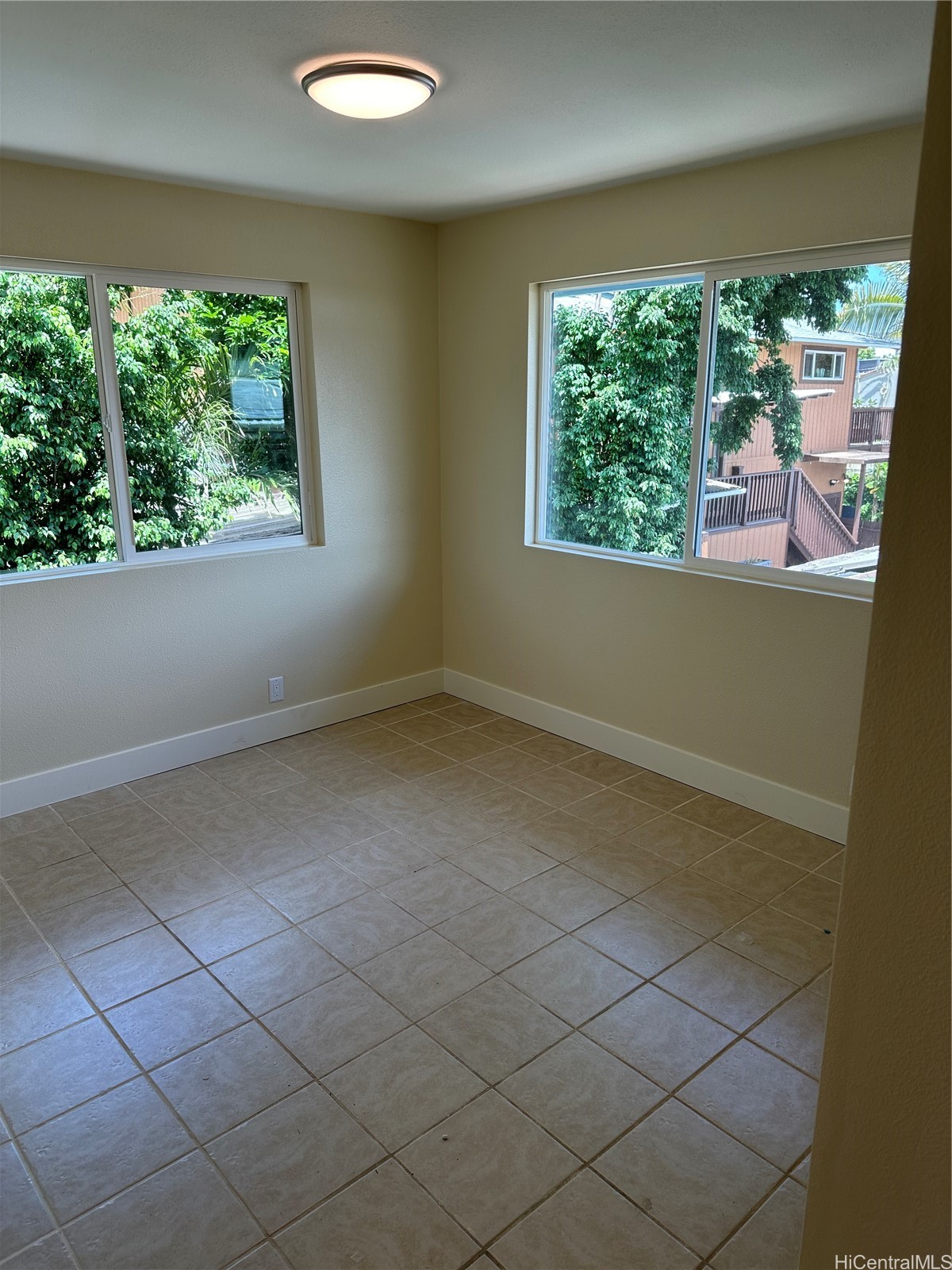 202613573 Property Photo 8