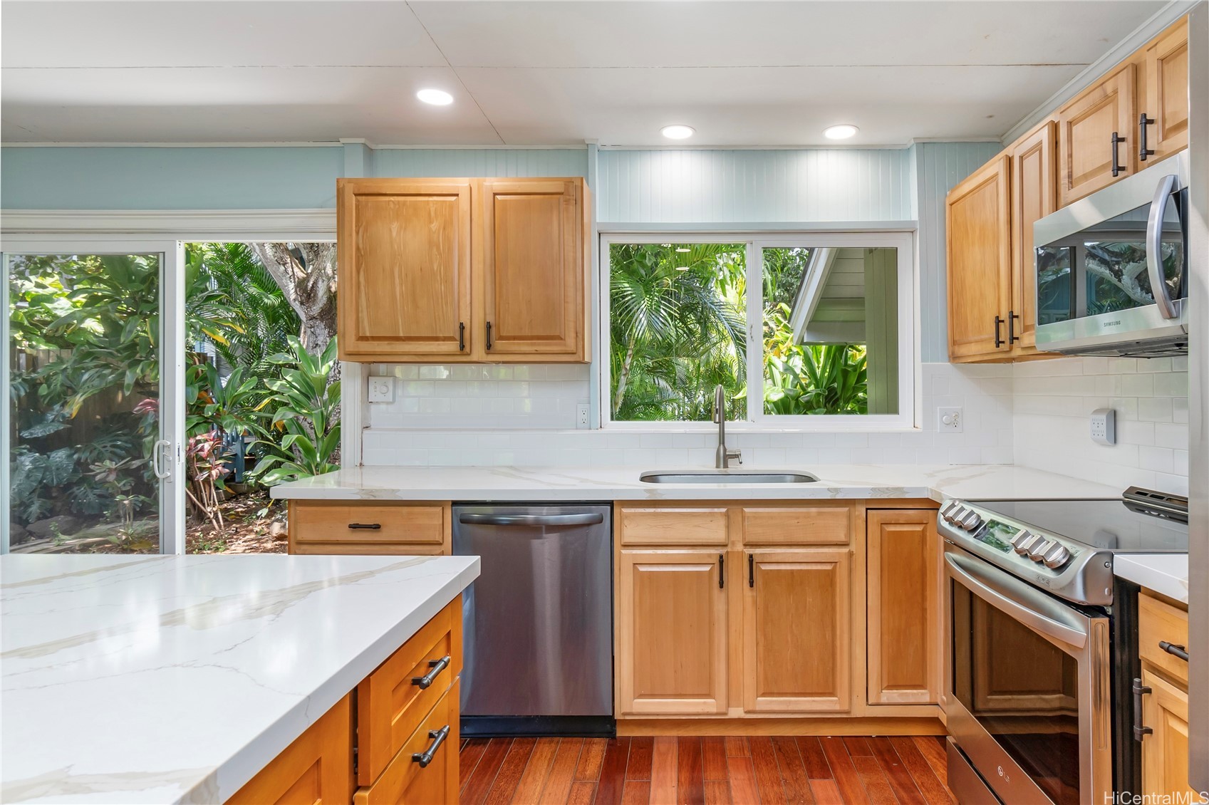 1254 Ulupii Street Property Photo 4
