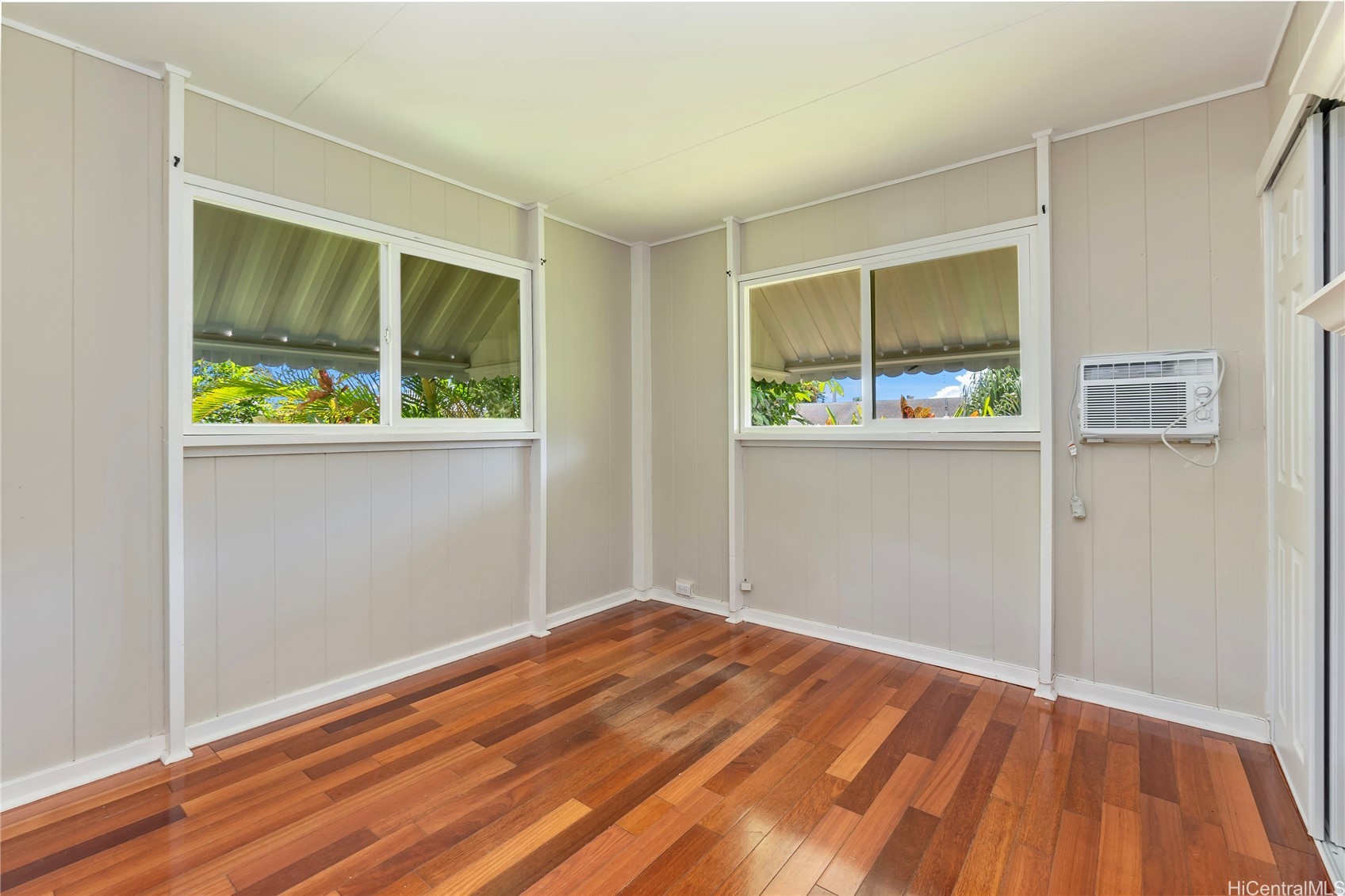 1254 Ulupii Street Property Photo 6