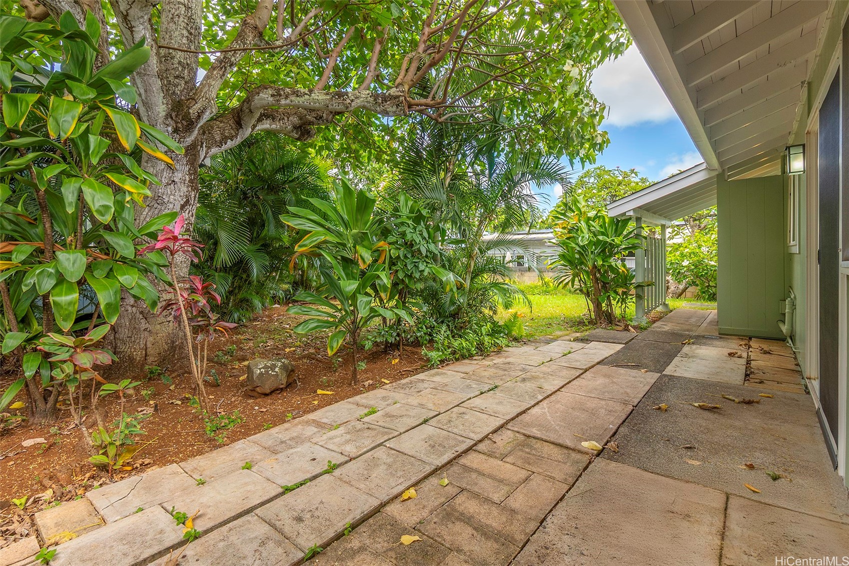1254 Ulupii Street Property Photo 9
