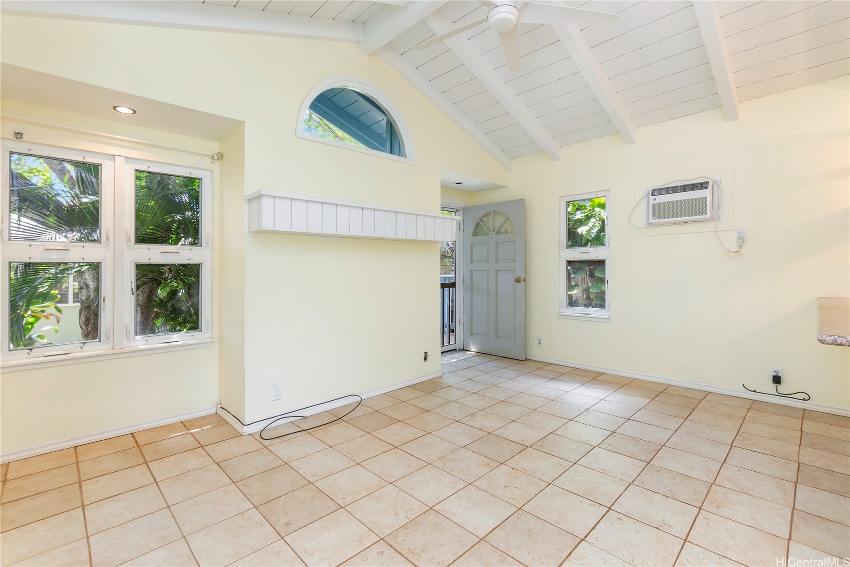 1254 Ulupii Street Property Photo 14