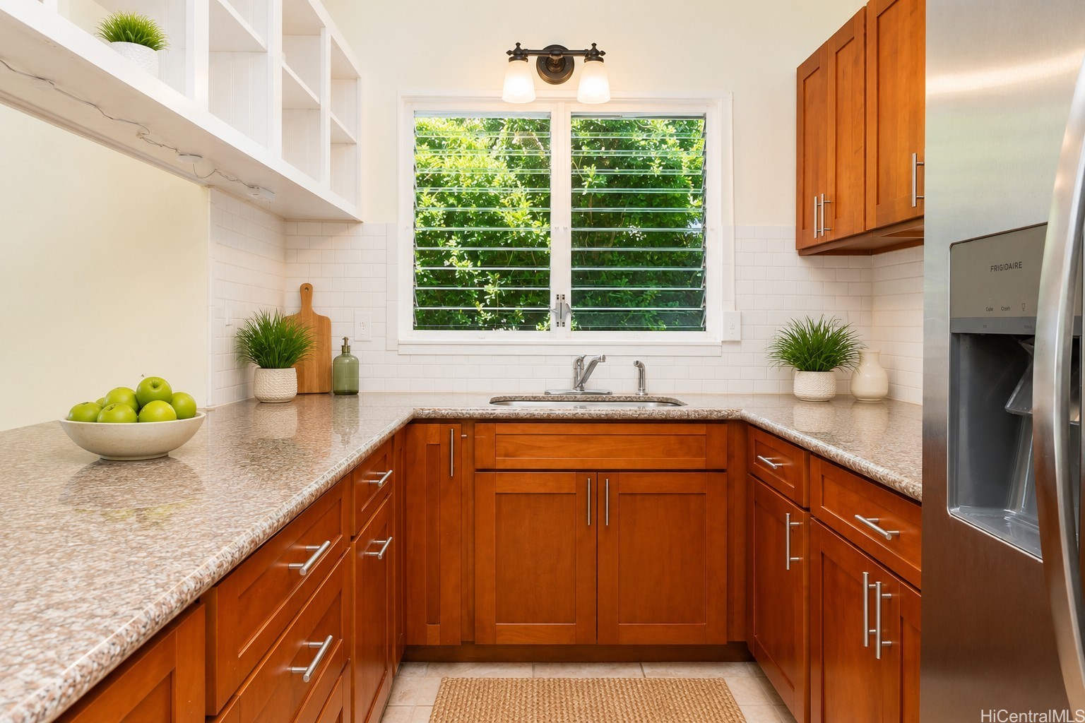 1254 Ulupii Street Property Photo 18