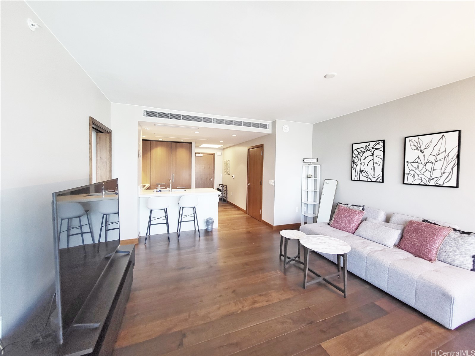 1555 Kapiolani Boulevard 1012 Property Photo 4