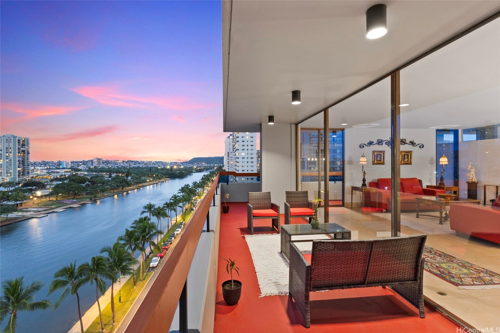 2029 Ala Wai Boulevard Ph2 Property Photo 1