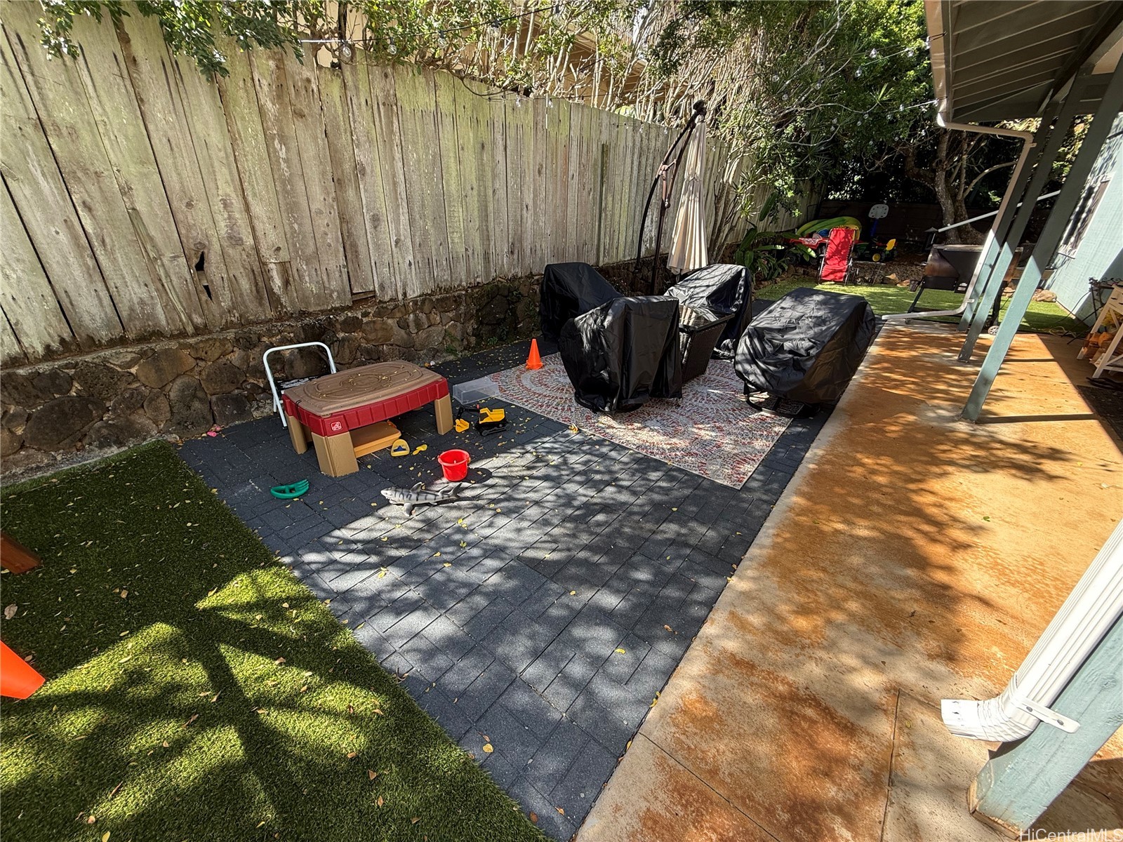 1268 Ulupii Street Property Photo 3